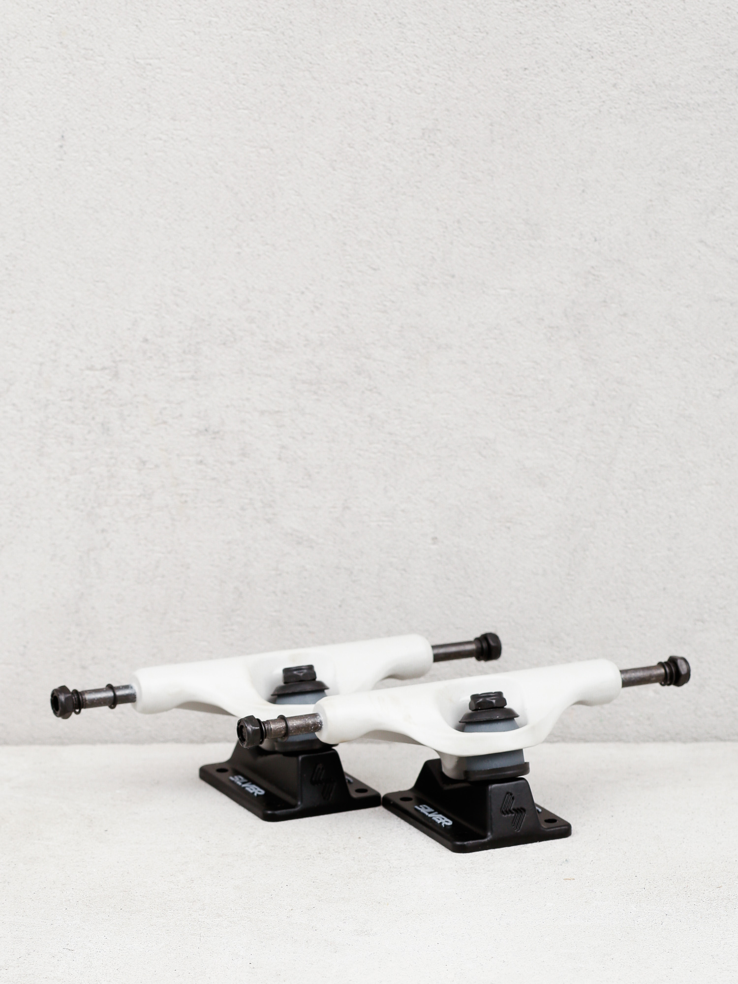 Silver M Class Hollow Yoshi Tanenbaum Gördeszka felfüggesztés (white/black)