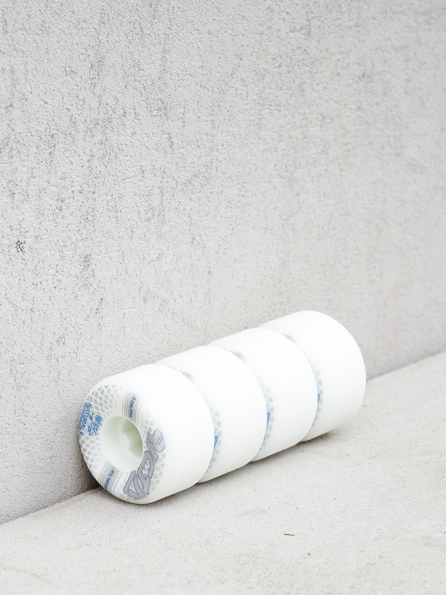 Ricta Knibbs Reflective Naturals Wide 99a Gördeszka kerék (white/blue)