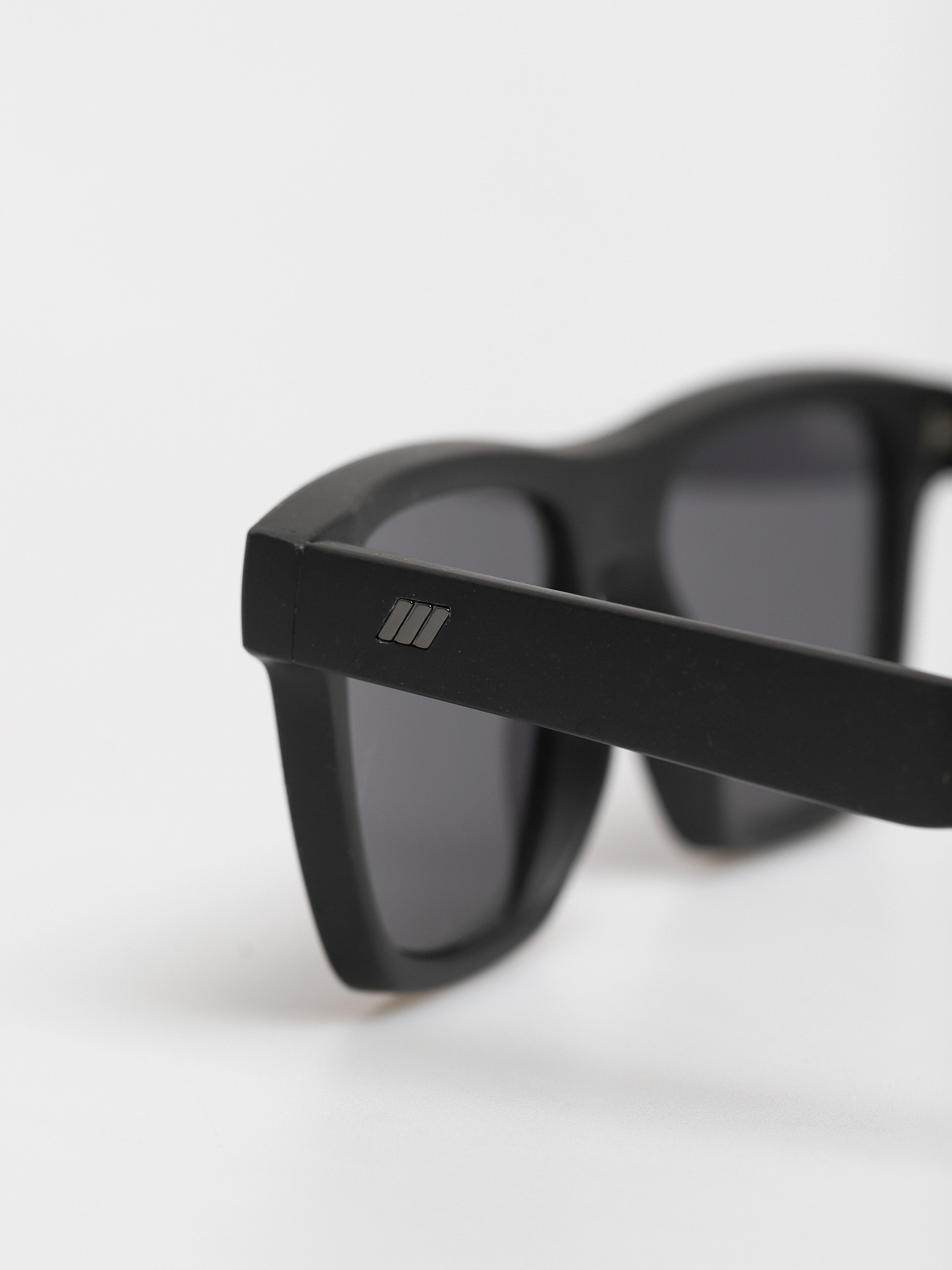 Le Specs Sustain Grassy Knoll Napszemüvegek (black grass)