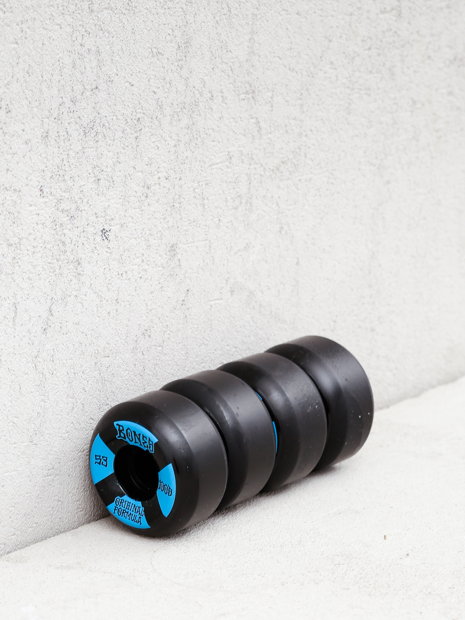 Bones 100#4 Og Forumla V5 Sidecut 100A Gördeszka kerék (black/blue)