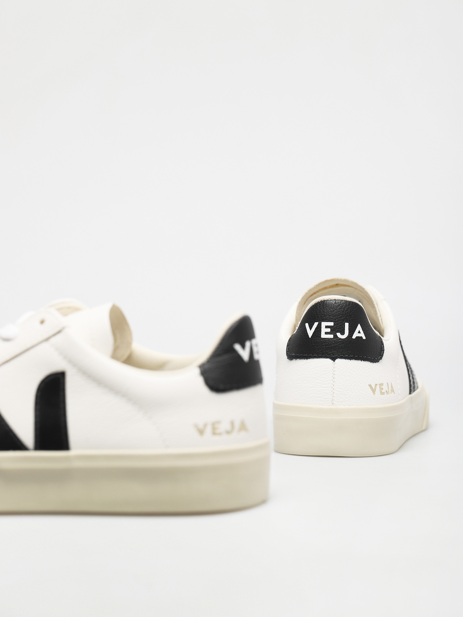 Veja Cipők Campo Wmn (chromefree leather white black)
