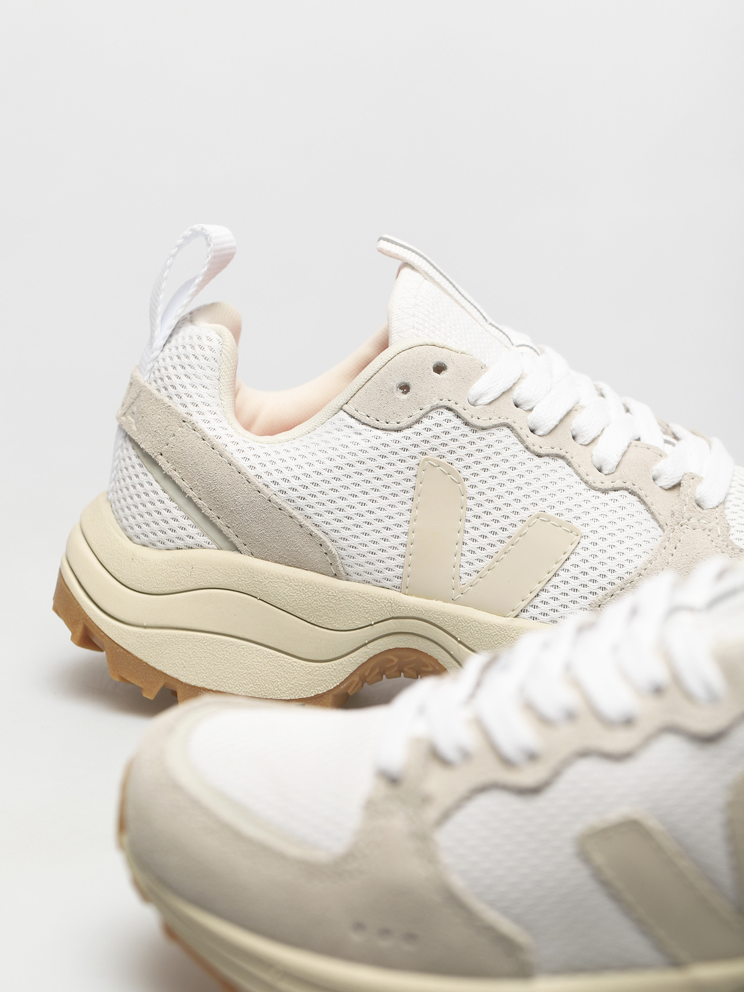 Veja Venturi Cipők Wmn (alveomesh white pierre natural)