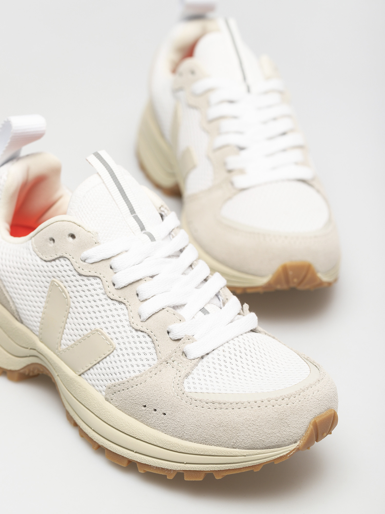 Veja Venturi Cipők Wmn (alveomesh white pierre natural)