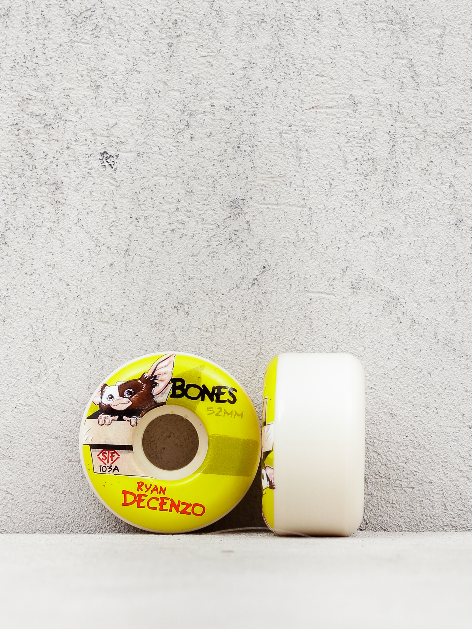 Bones Decenzo Gizzmo STF V2 Locks 103A Gördeszka kerék (white/yellow)
