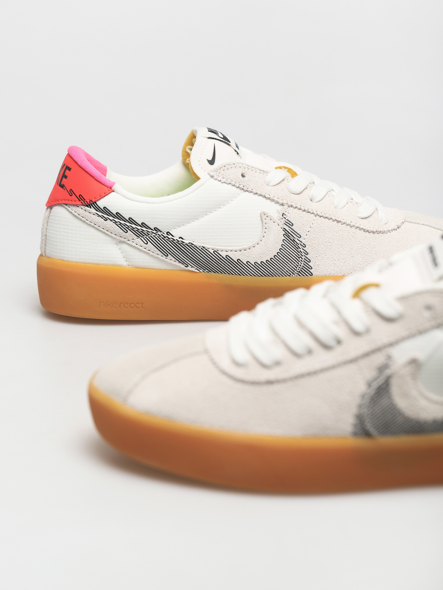 Nike SB Bruin React T Cipők (summit white/black bright crimson)