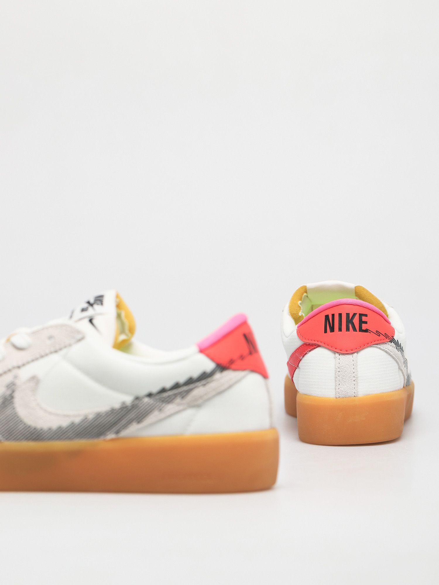 Nike SB Bruin React T Cipők (summit white/black bright crimson)