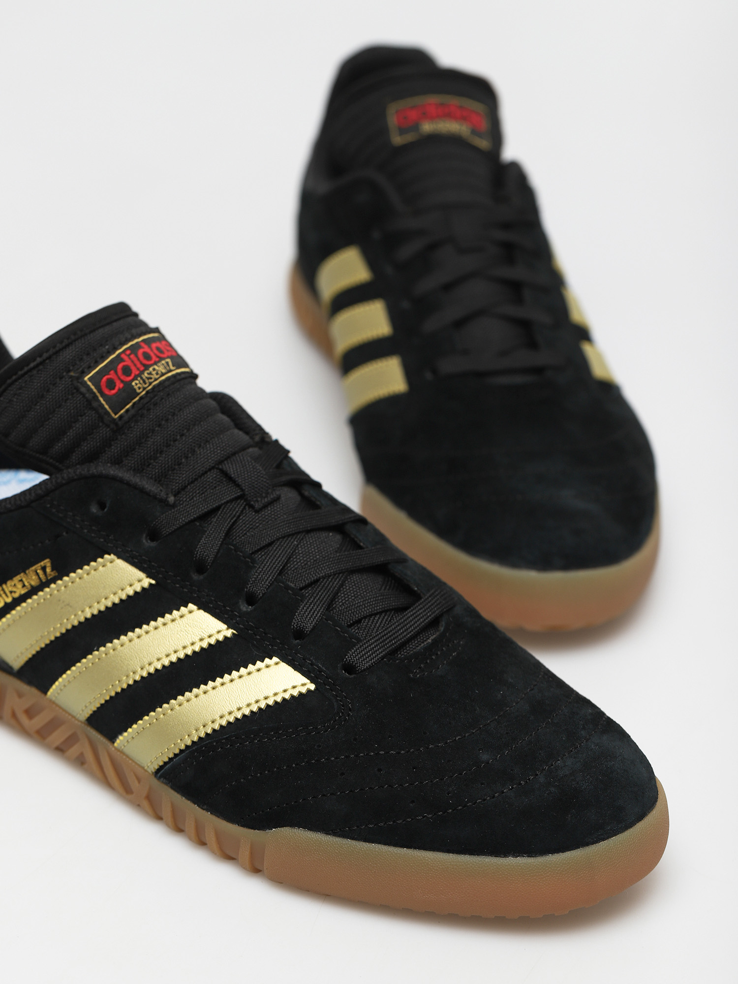 adidas Busenitz Indoor Super Cipők (cblack/goldmt/scarle)