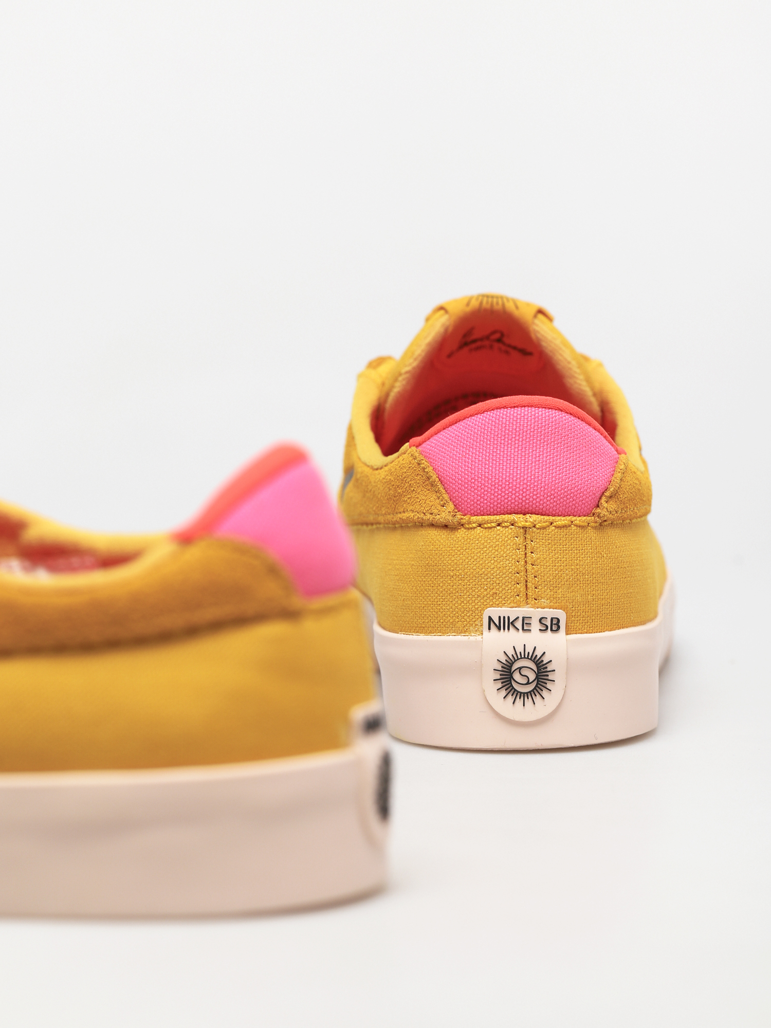 Nike SB Shane T Cipők (pollen/black pink blast)