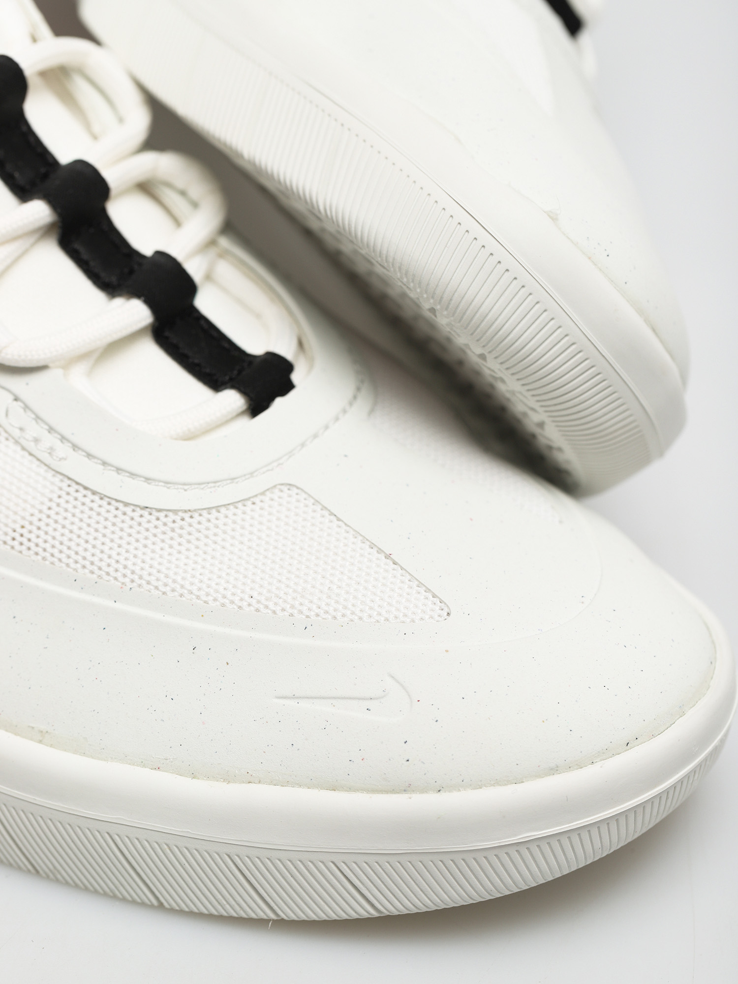 Nike SB Nyjah Free 2 Cipők (summit white/blue hero chile red black)