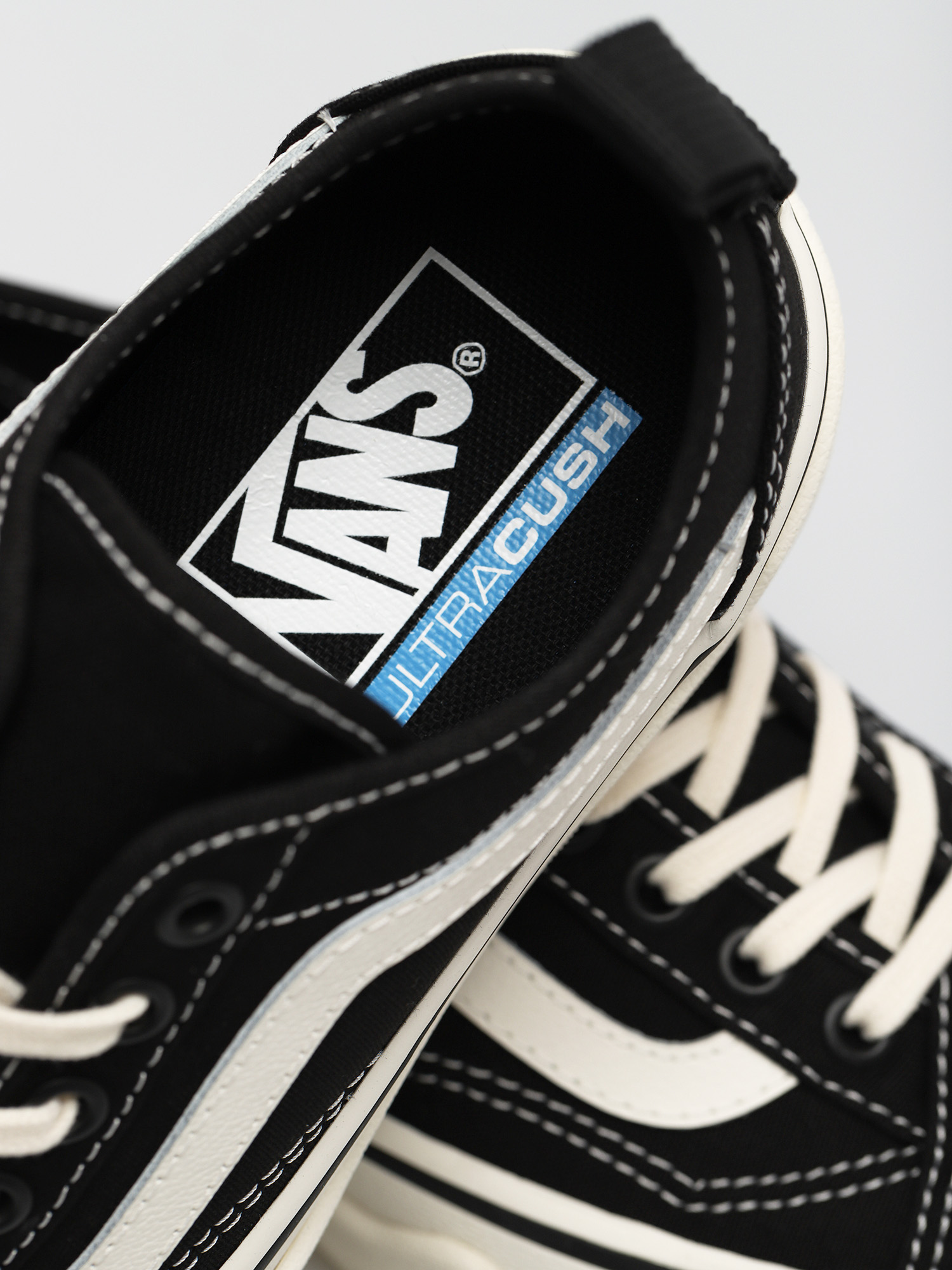 Vans Sentry Old Skool Wc Cipők (canvas/black/marshmallo)