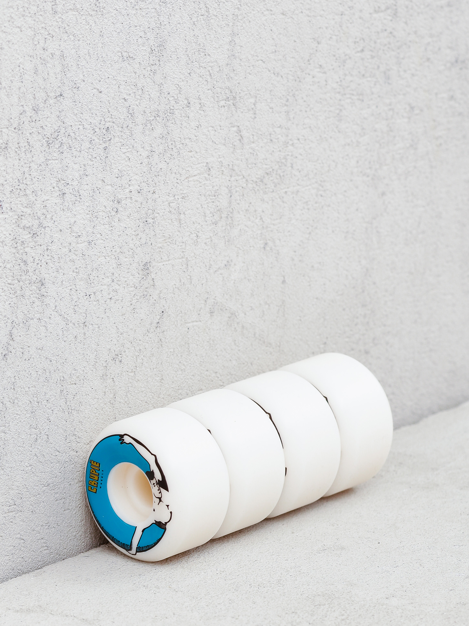 Crupie Apex Flatspot Resist Gördeszka kerék (white/blue)