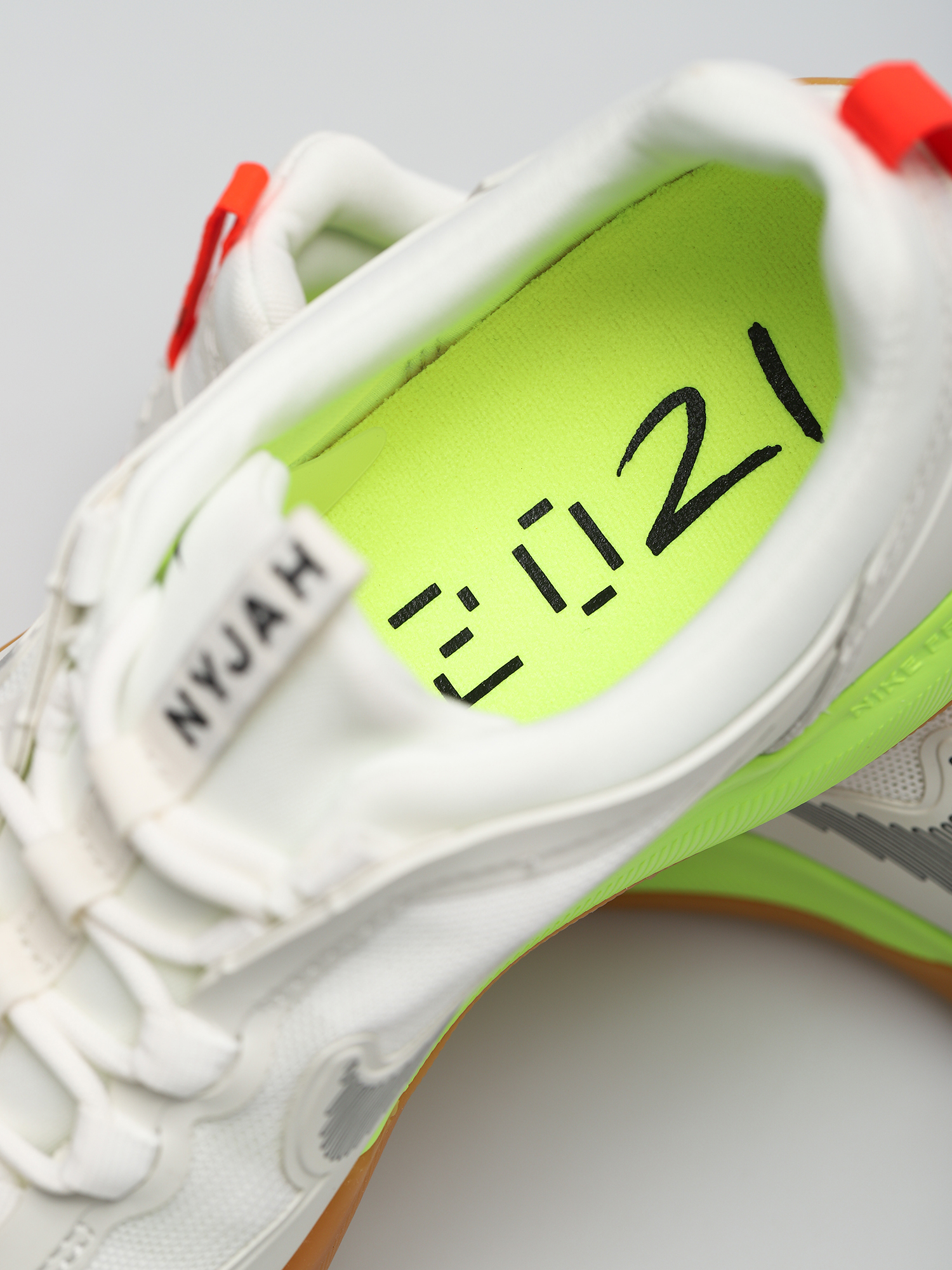 Nike SB Nyjah Free 2 Cipők (summit white/black bright crimson)