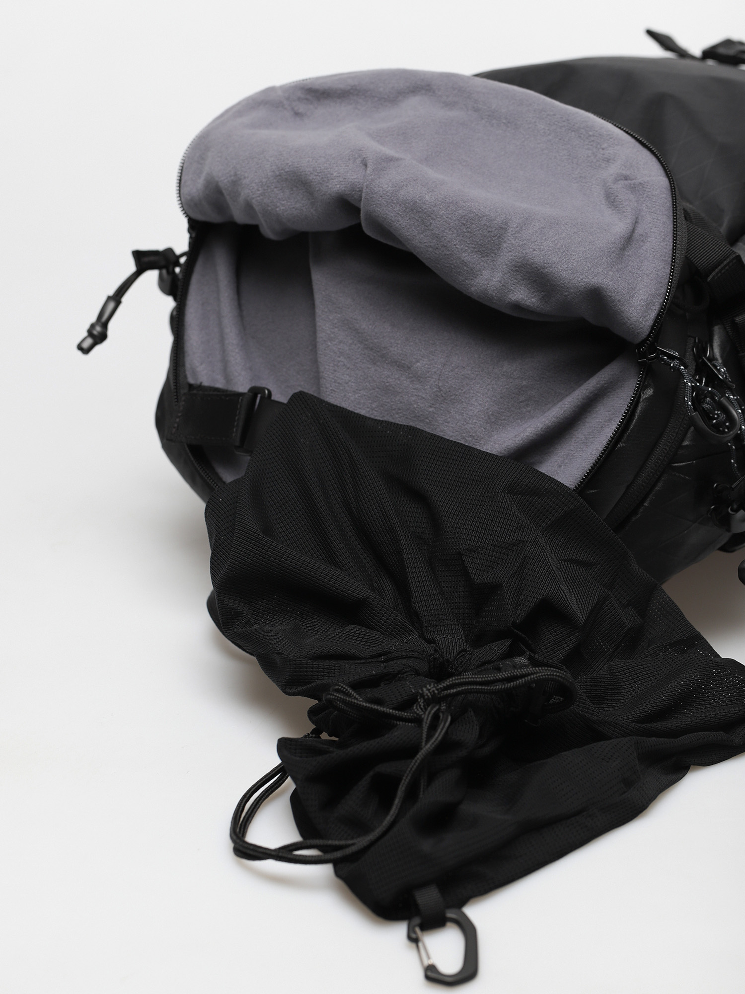 Burton AK Japan Jet Pack 18L Hátizsák (black x-pac)