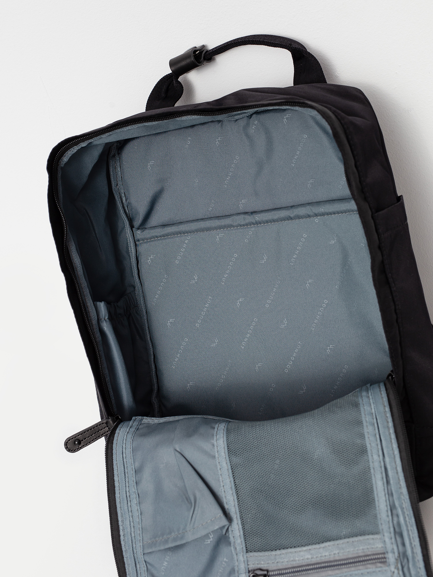 Doughnut Macaroon Black Series Hátizsák (black series)