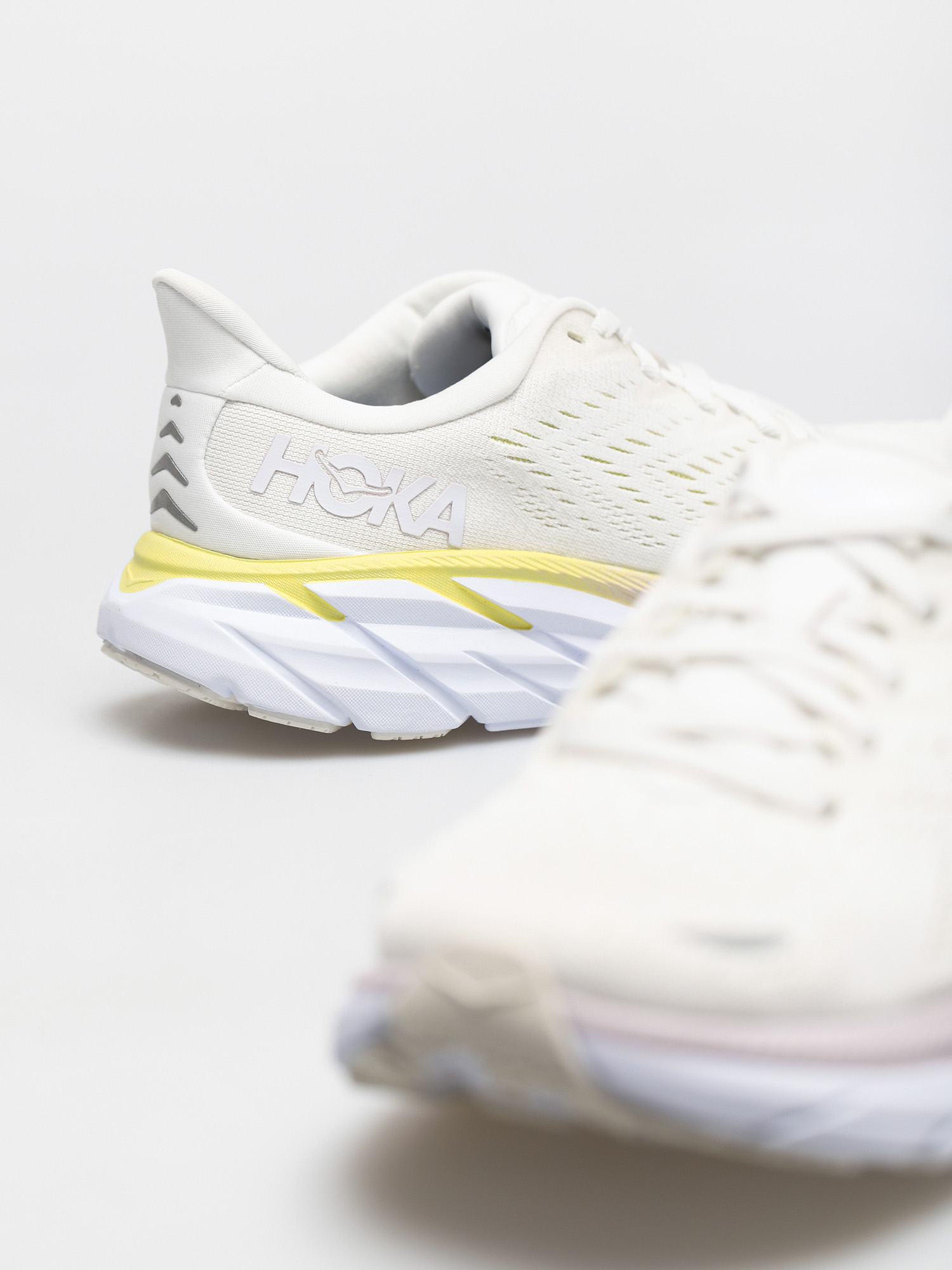 Hoka One One Clifton 8 Cipők Wmn (blanc de blanc/bright white)