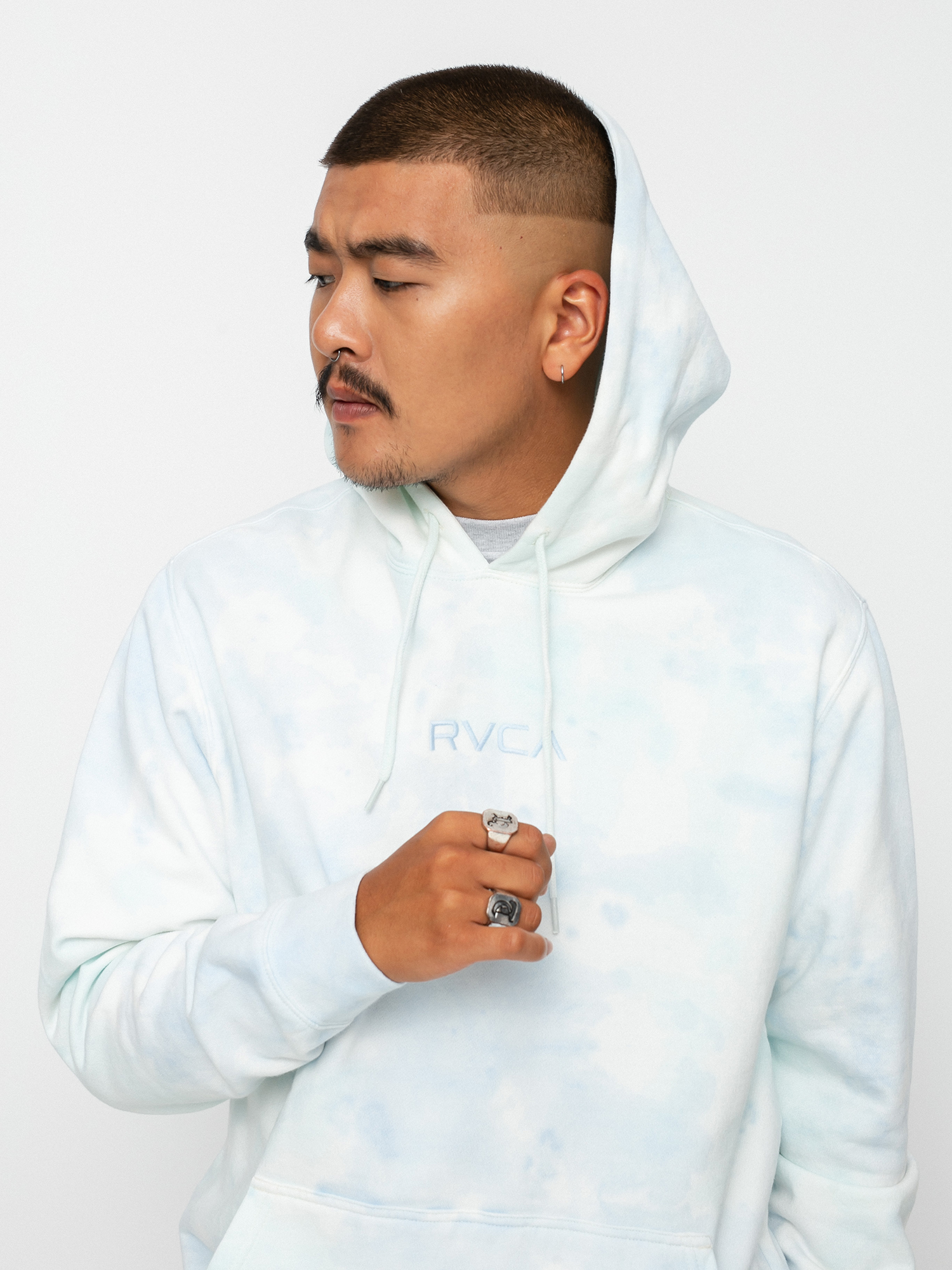 RVCA Tonally Tie Dye HD Kapucnis pulóver (blu mble tie de)