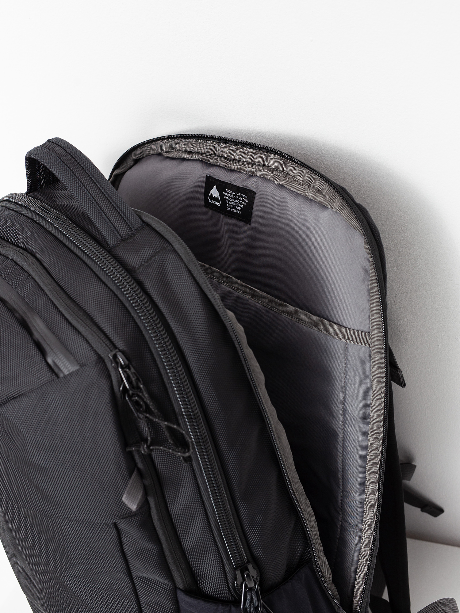 Burton Multipath 25L Hátizsák (true black ballistic)