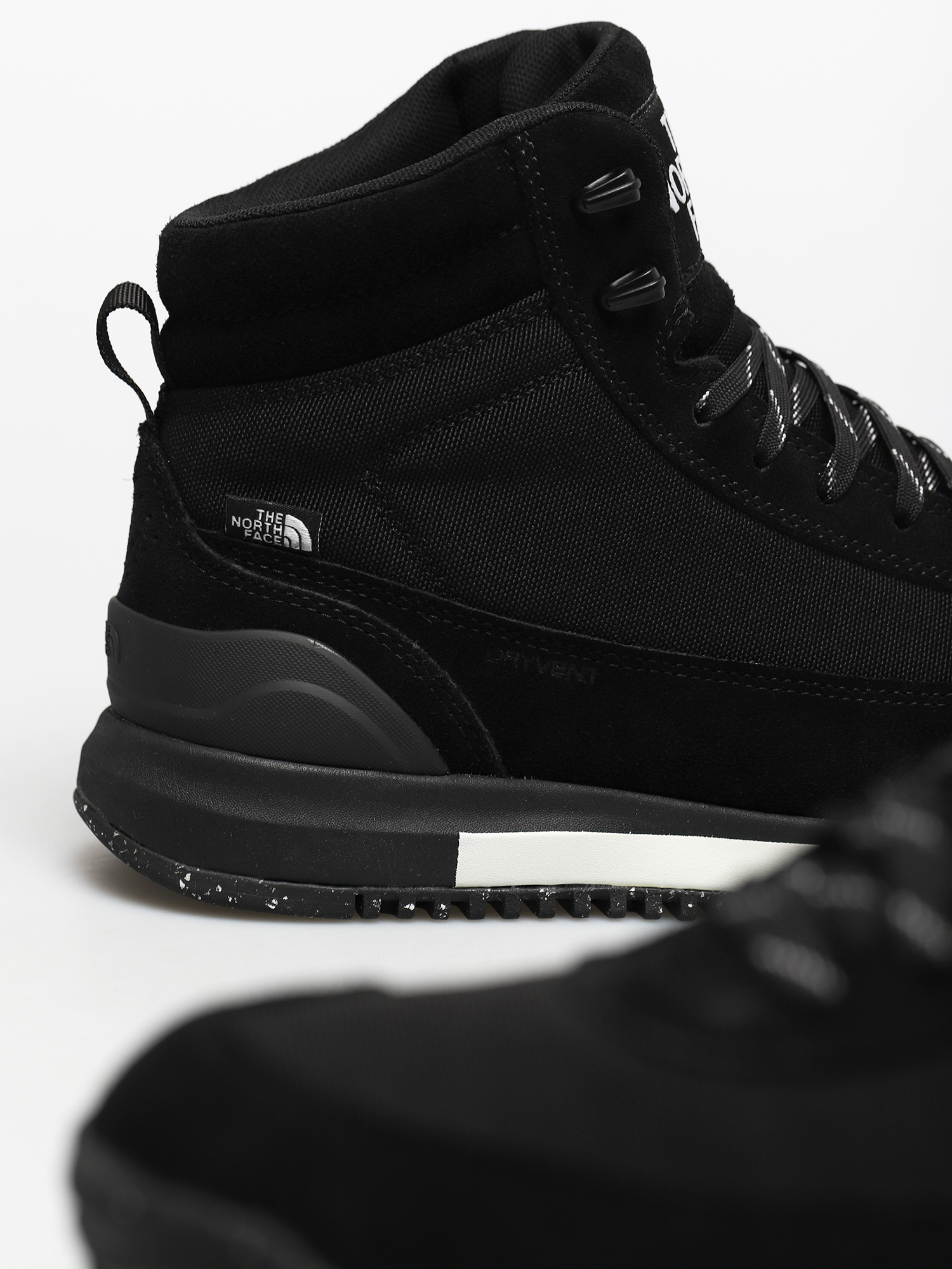 The North Face Back To Berkeley III Textile Wp Cipők (tnf black/tnf white)