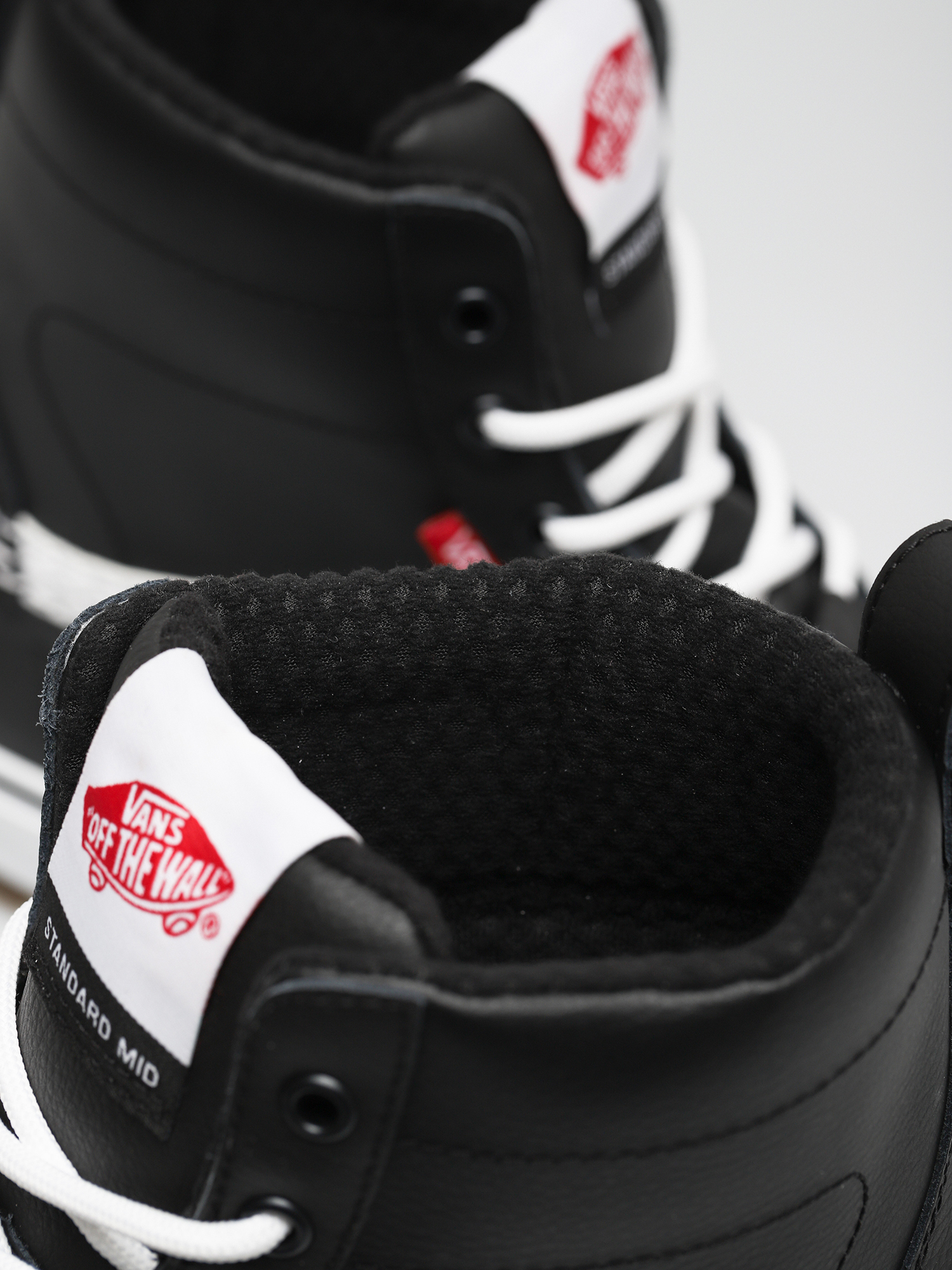 Vans Standard Mid Snow MTE Cipők (black/white)