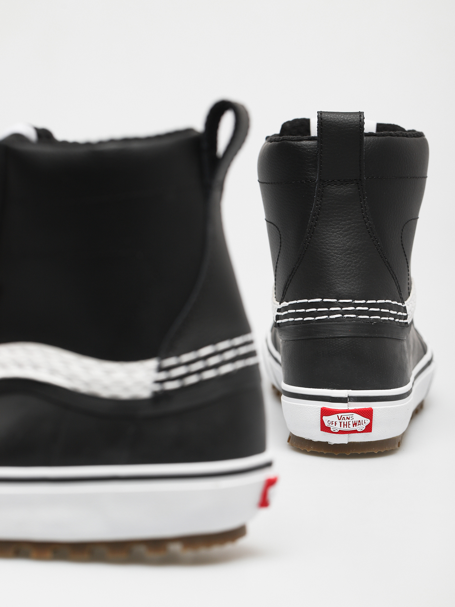 Vans Standard Mid Snow MTE Cipők (black/white)