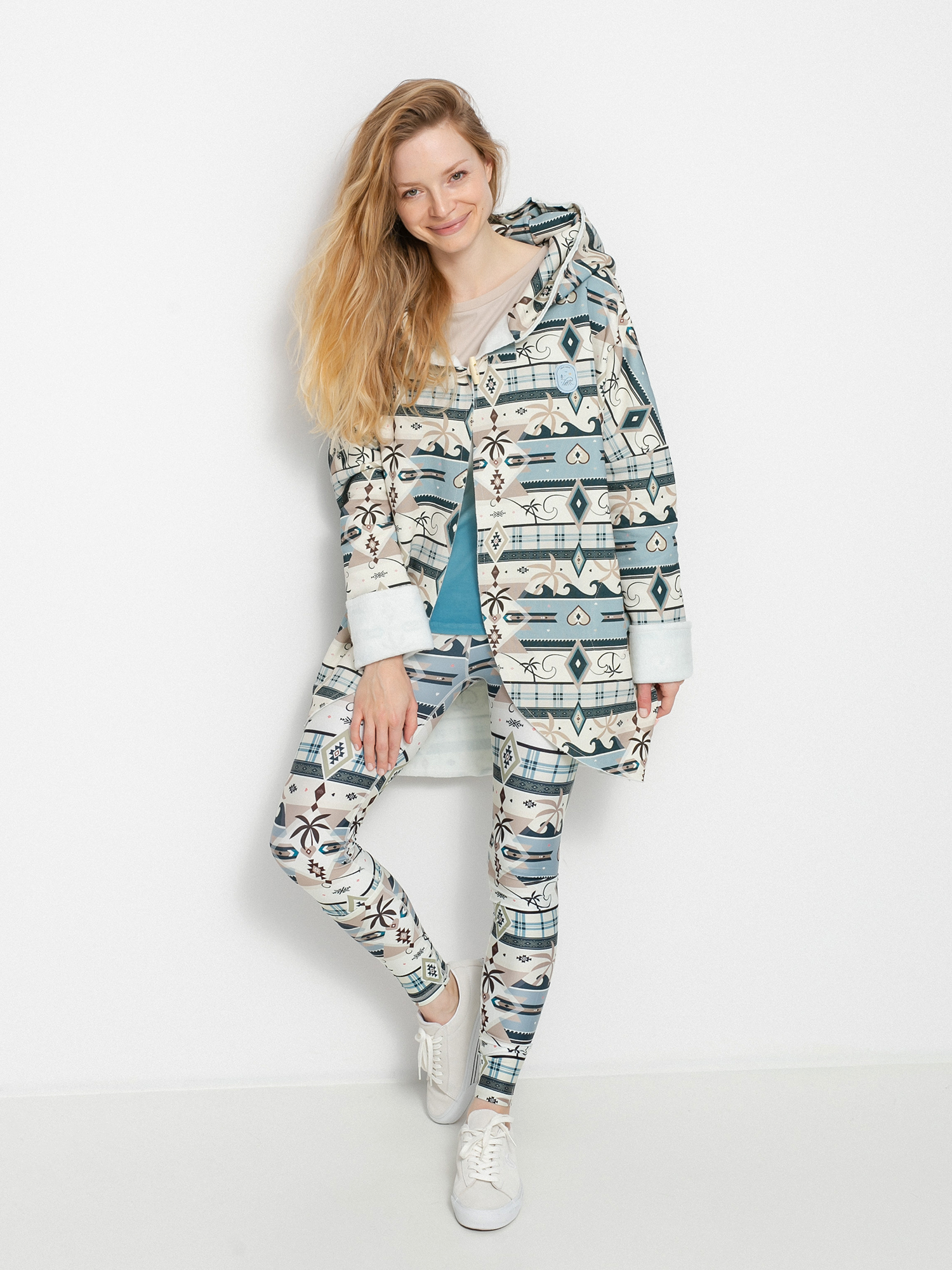 Femi Stories Oshi ZHD Kapucnis pulóver Wmn (cws)