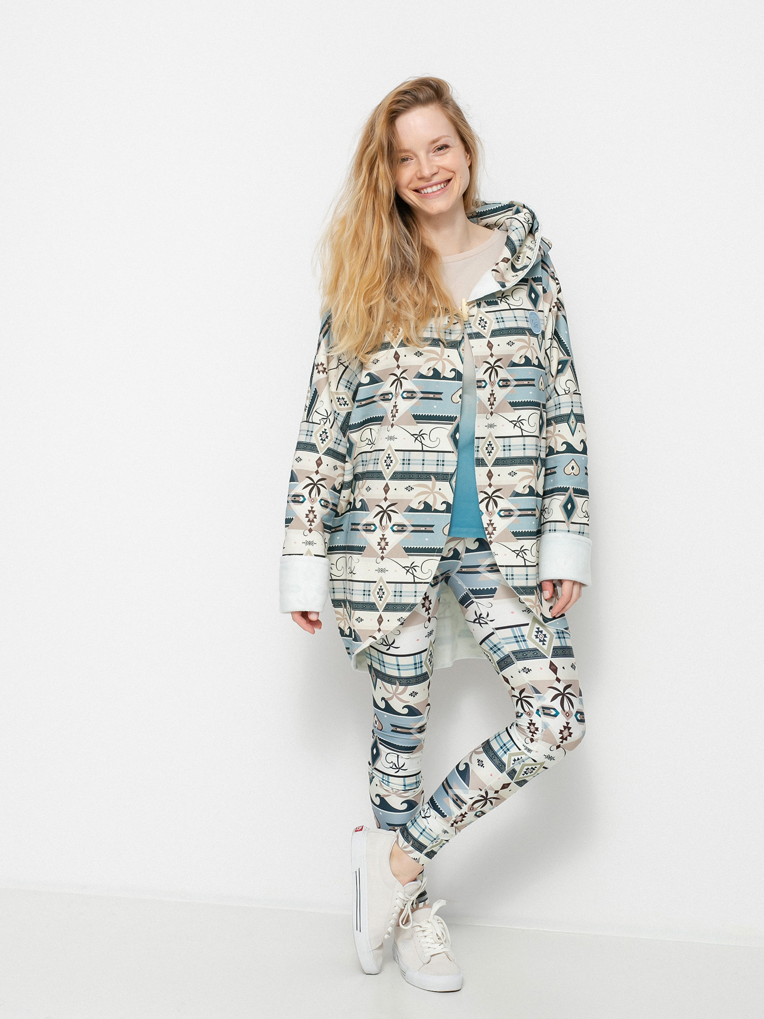 Femi Stories Oshi ZHD Kapucnis pulóver Wmn (cws)