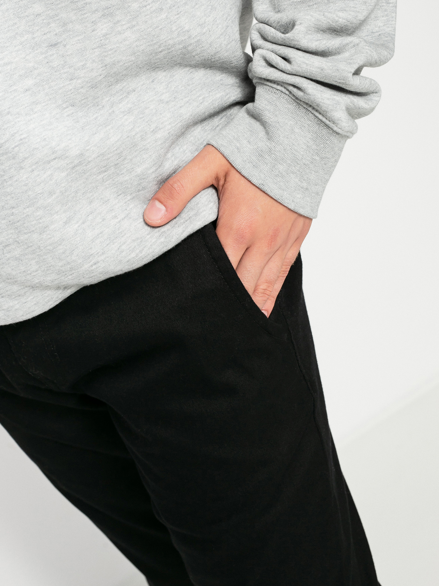 Vans Authentic Chino Slim Kisnadrág (black)