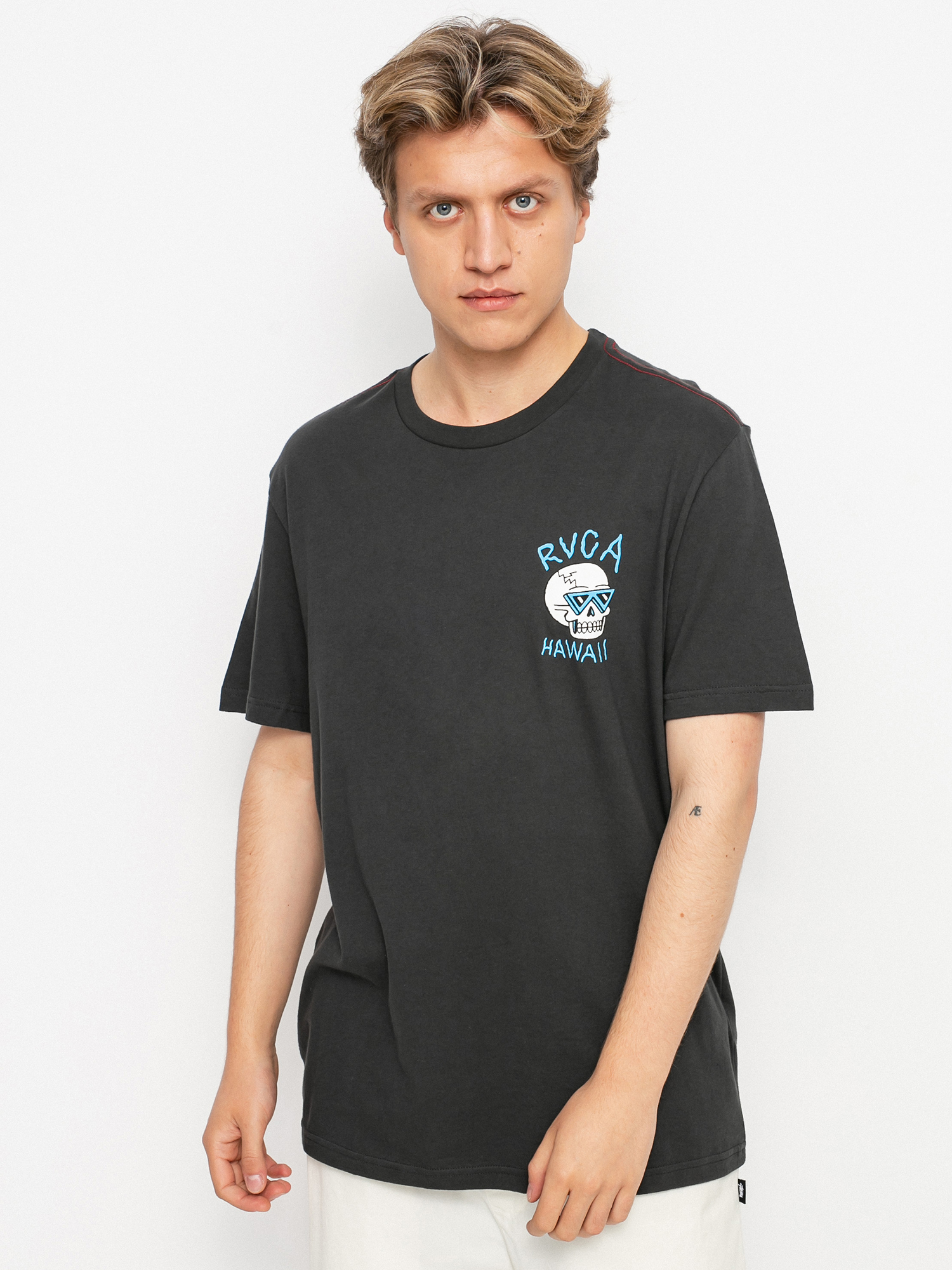 RVCA Skull Bowl póló (pirate black)