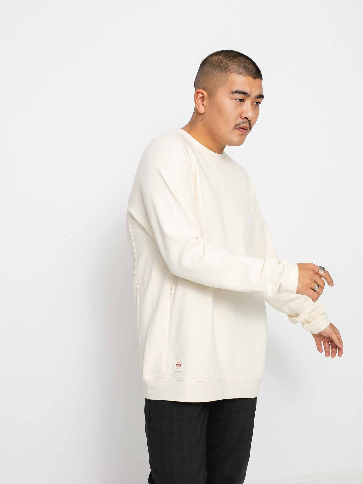 Globe Traveller Crew Pulóver (bleach free dye free)