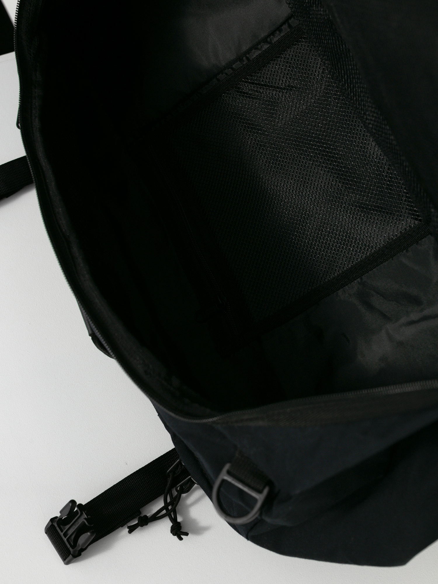 Globe Velocity 3 in 1 Travel Bag Táska (black)