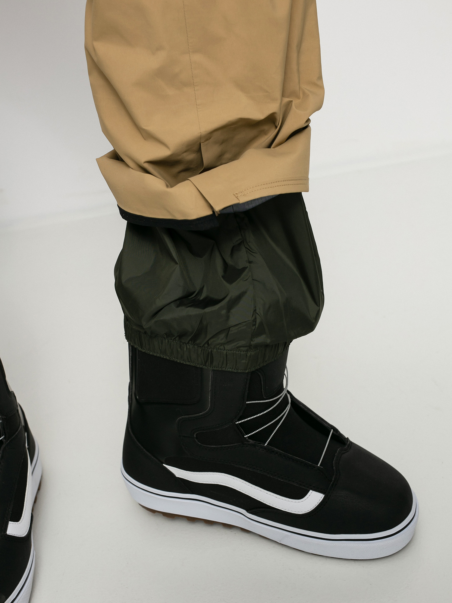 Férfi Burton Ak Gore Tex 3L Pro Hover Snowboard nadrág (kelp)