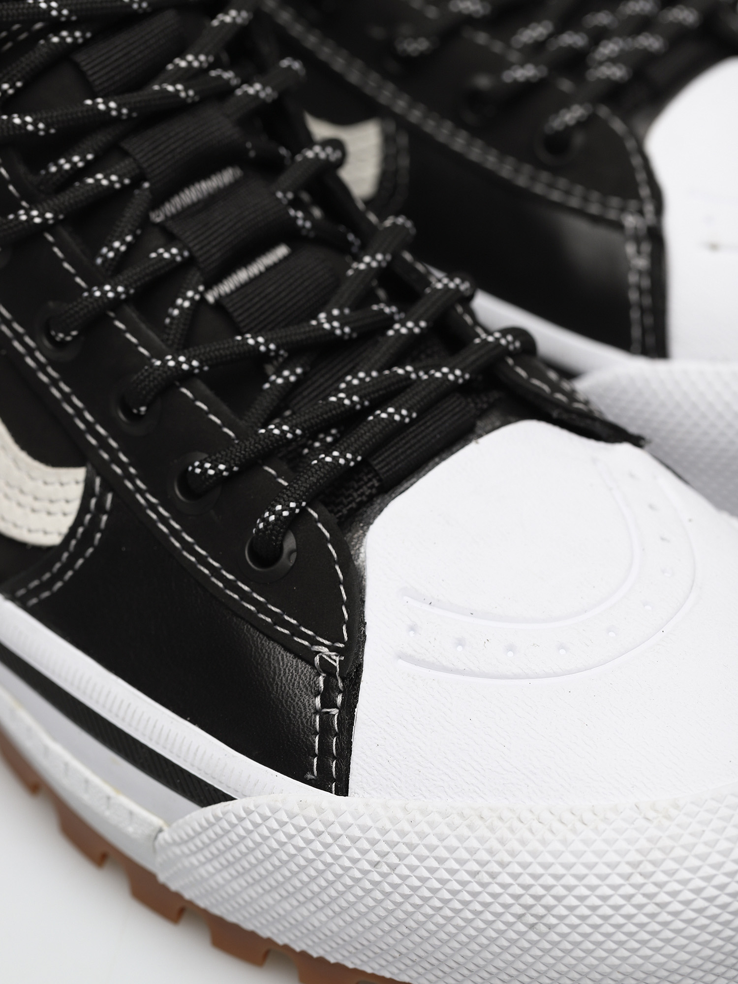 Vans Sk8 Hi Gore Tex MTE 3 Cipők (black/marshmallow)