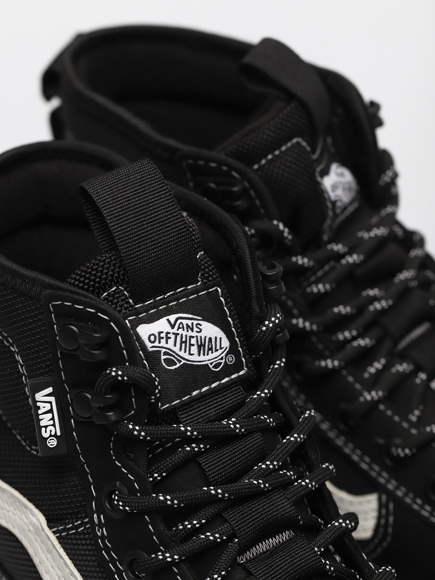 Vans Sk8 Hi Gore Tex MTE 3 Cipők (black/marshmallow)
