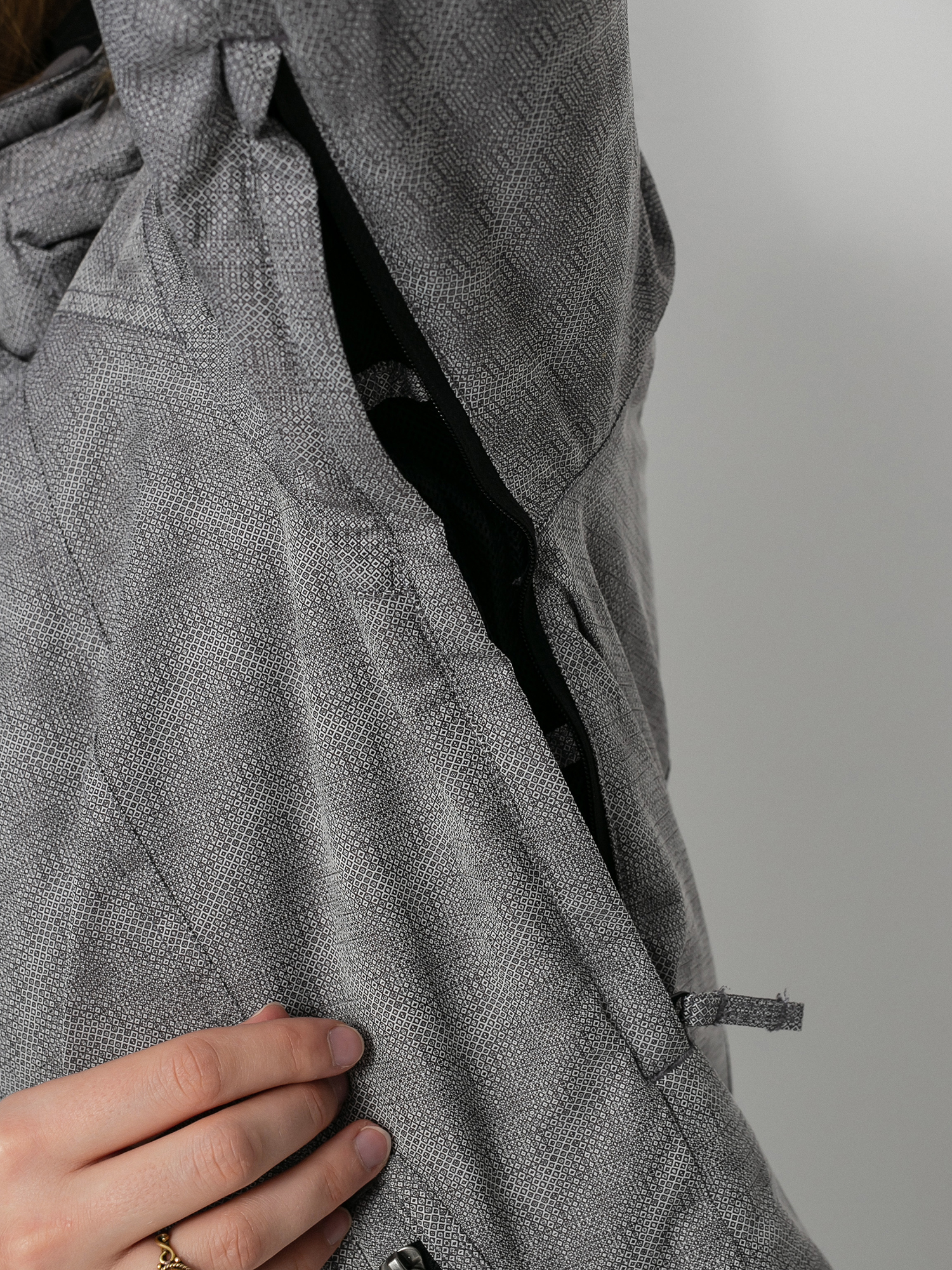 Női Roxy Meade Snowboard dzseki (true black/white)