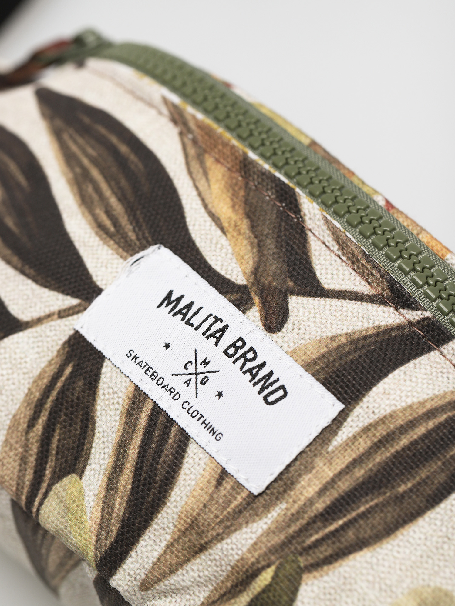 Malita Desert Leaves Övtáska 