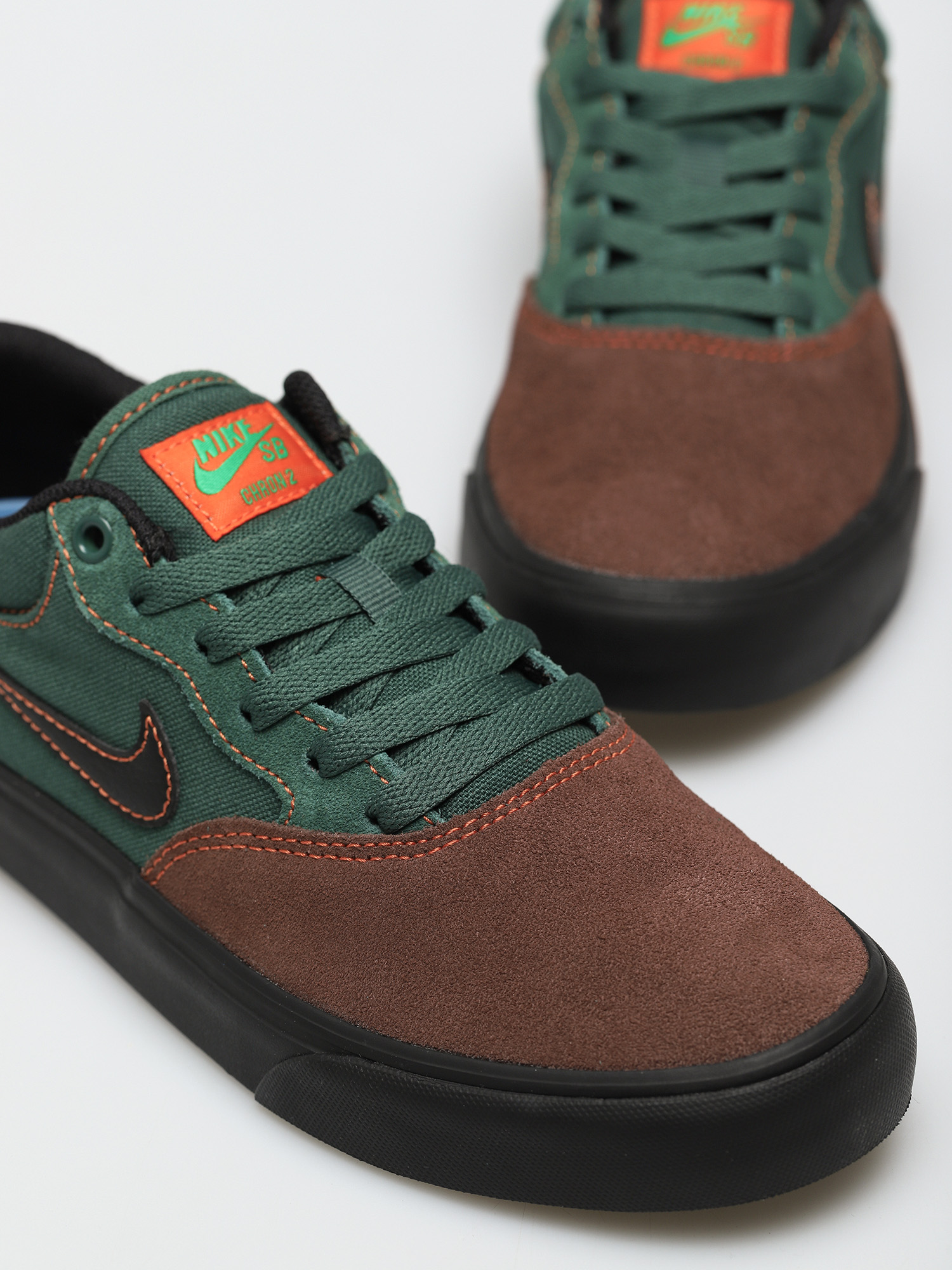 Nike SB Chron 2 Cipők (lt chocolate/black noble green)