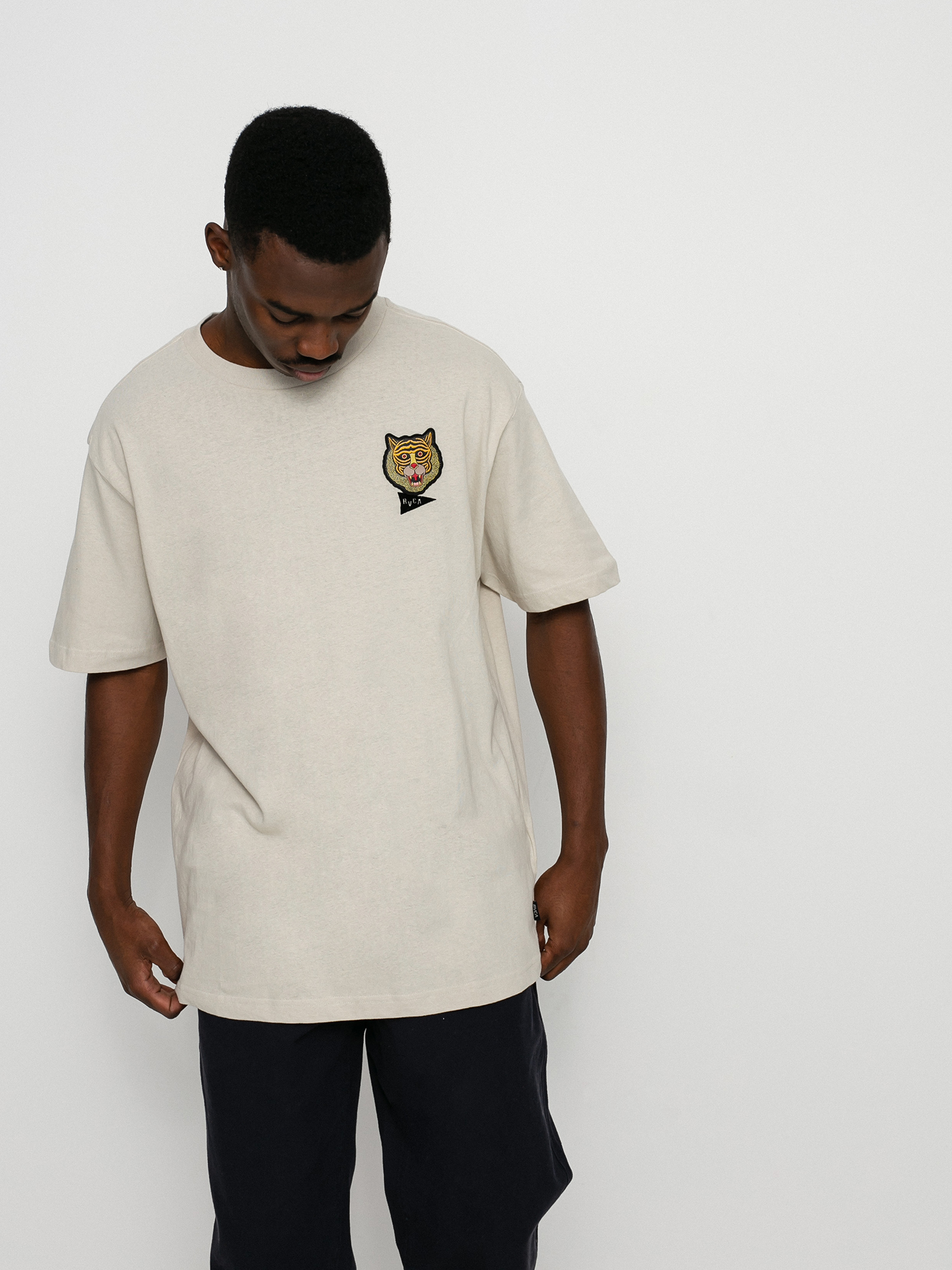 RVCA Leines Patches póló (bone)