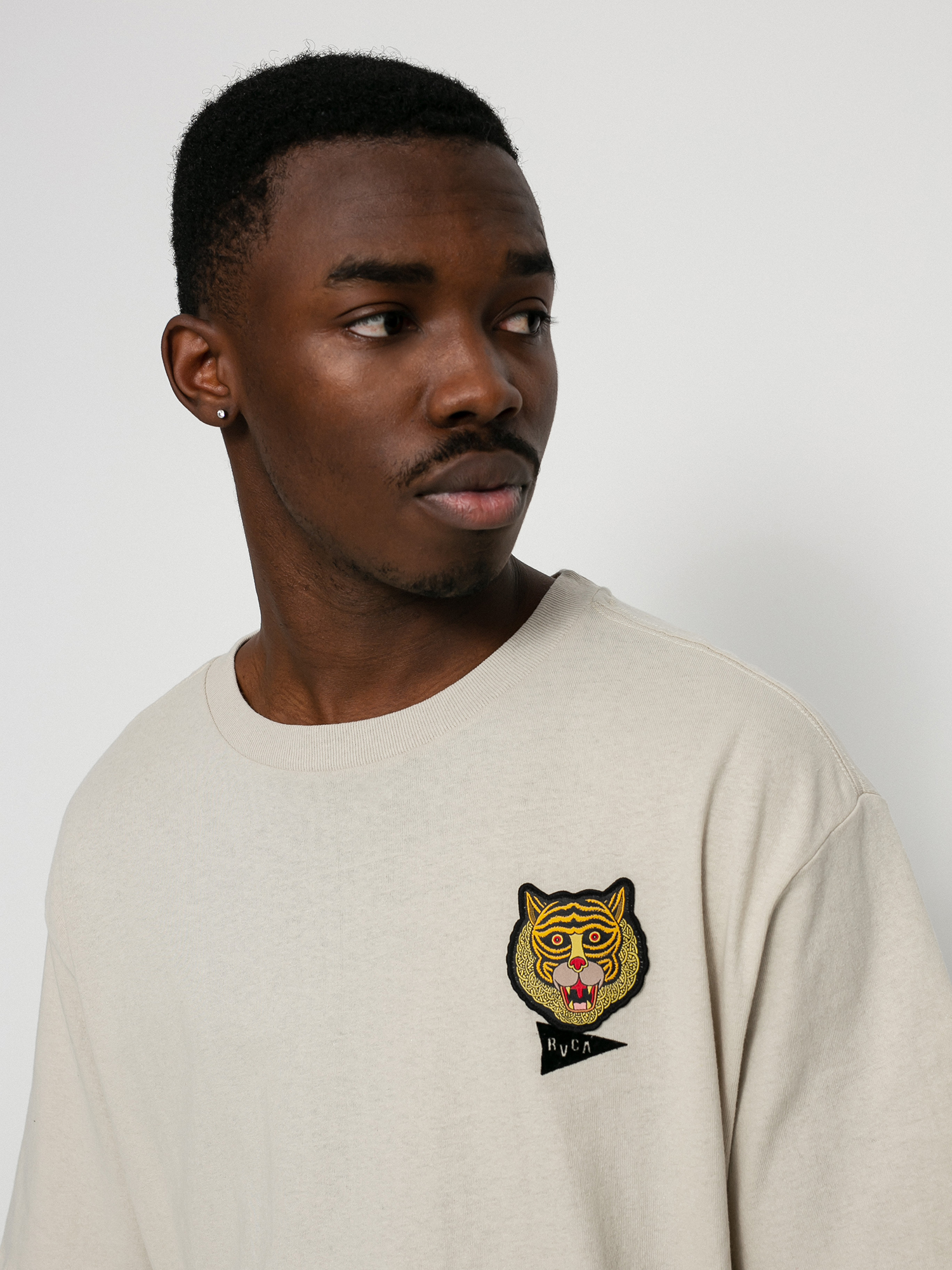 RVCA Leines Patches póló (bone)