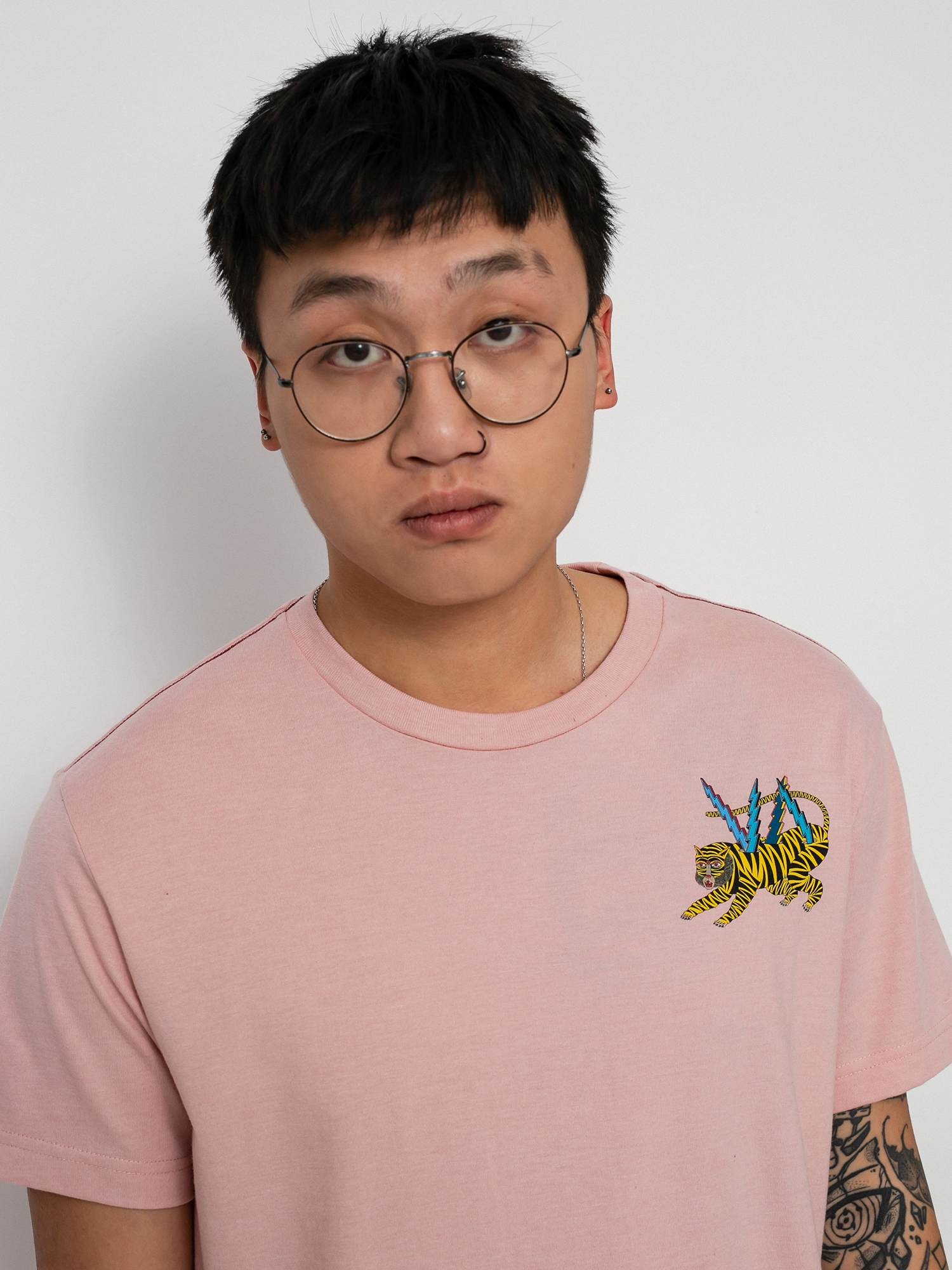 RVCA Ml Tiger póló (pale mauve)