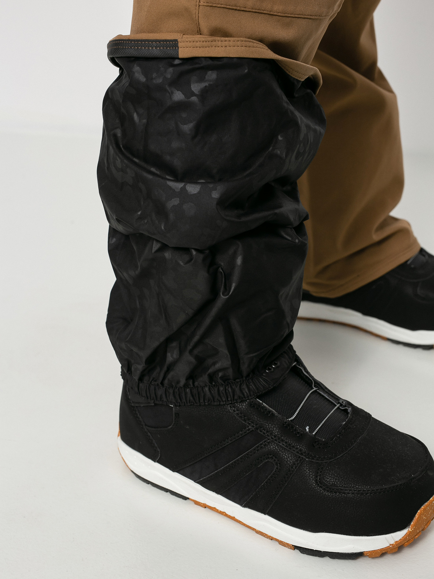 Női Volcom Swift Bib Overall Snowboard nadrág (coffee)