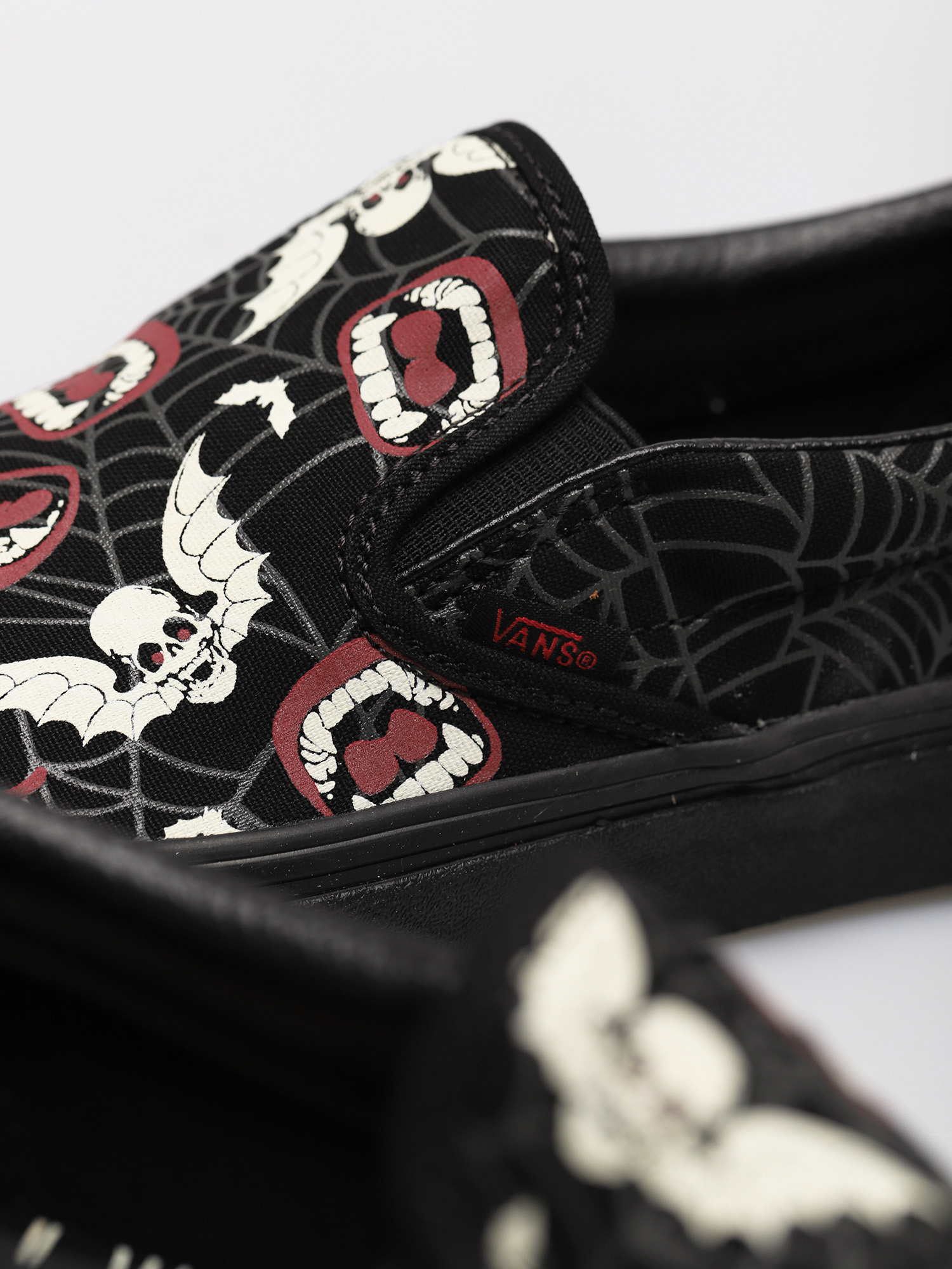 Vans Classic Slip On Cipők (glow frights/blk/blk)