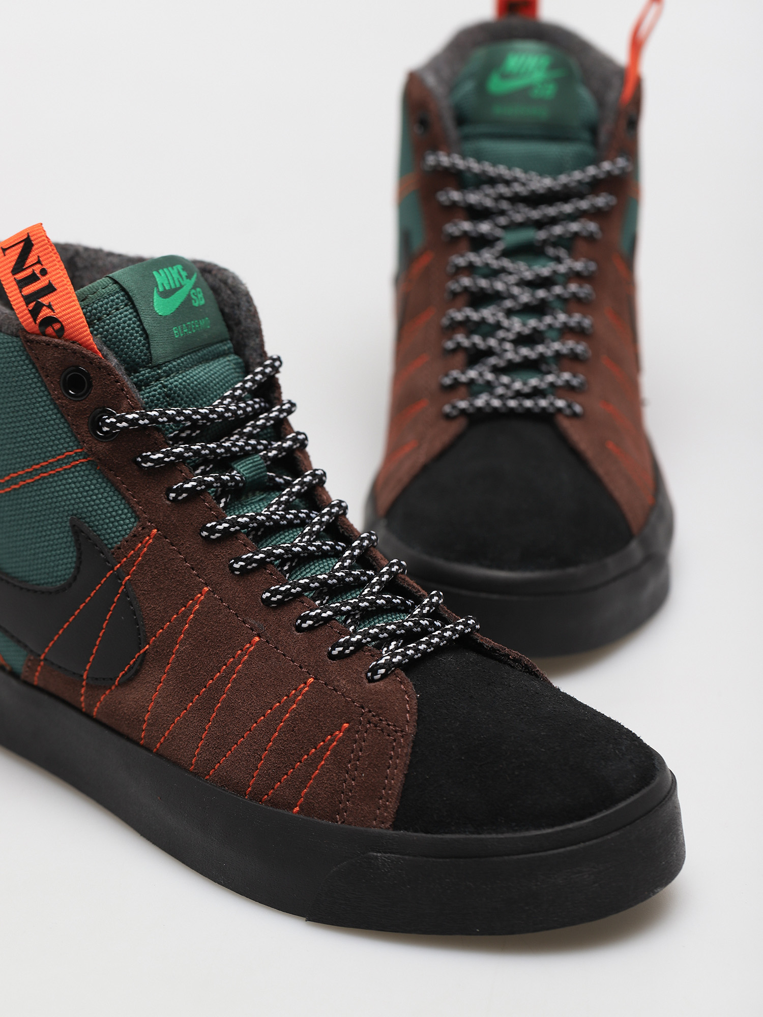 Nike SB Zoom Blazer Mid Premium Cipők (noble green/black white safety orange)