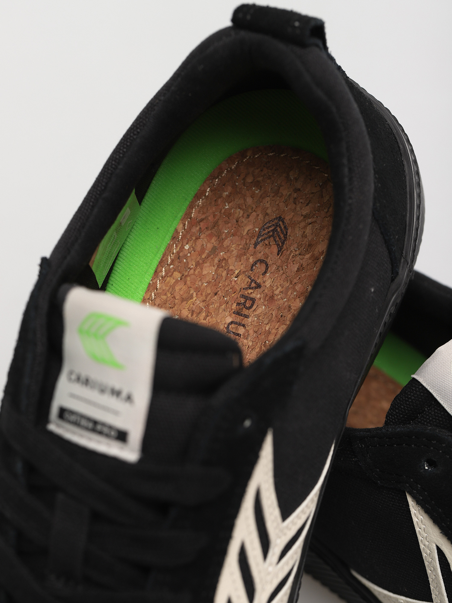 Cariuma Catiba Pro Cipők (all black/ivory logo)