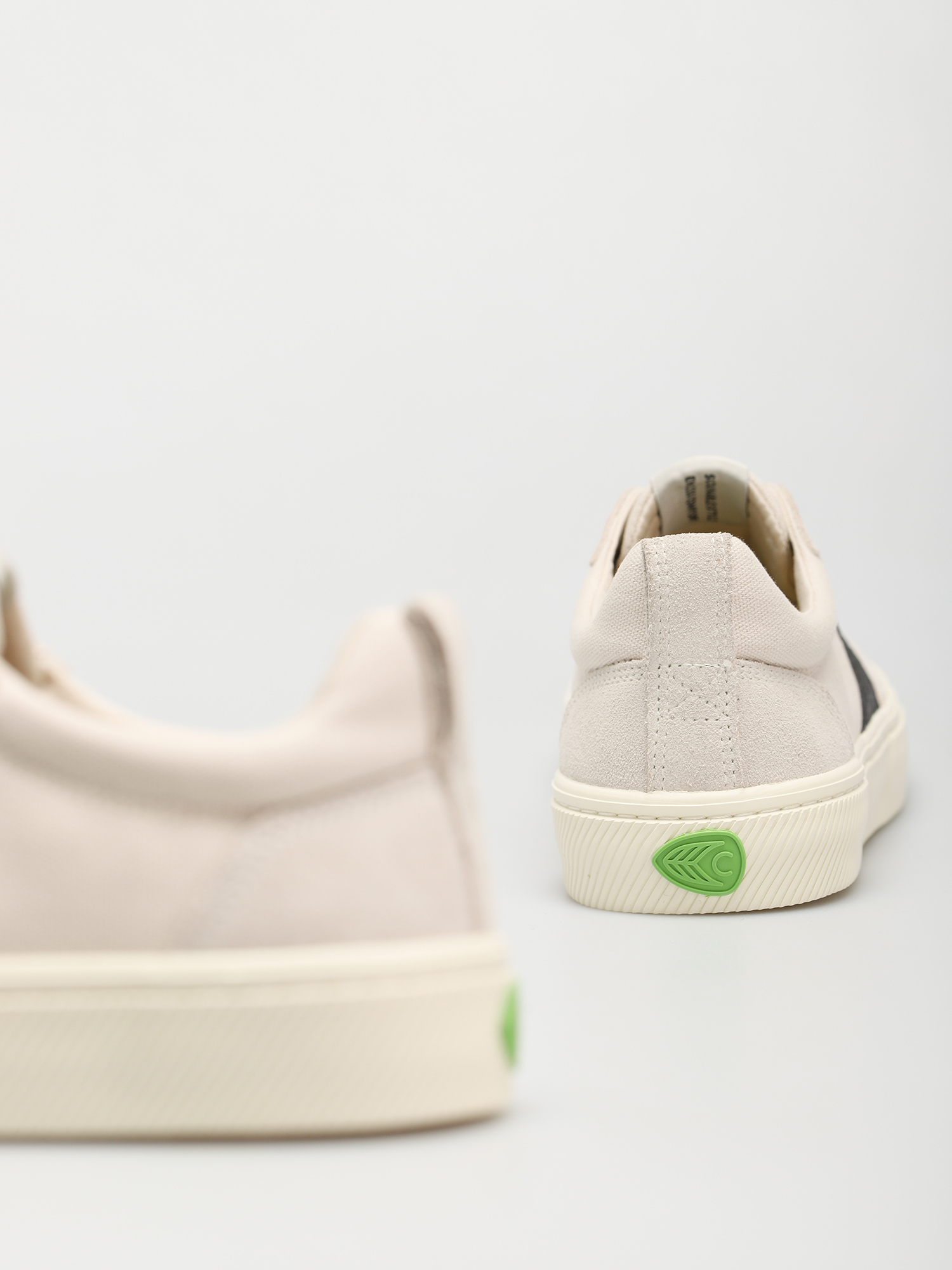 Cariuma Catiba Pro Cipők (vintage white/black logo)