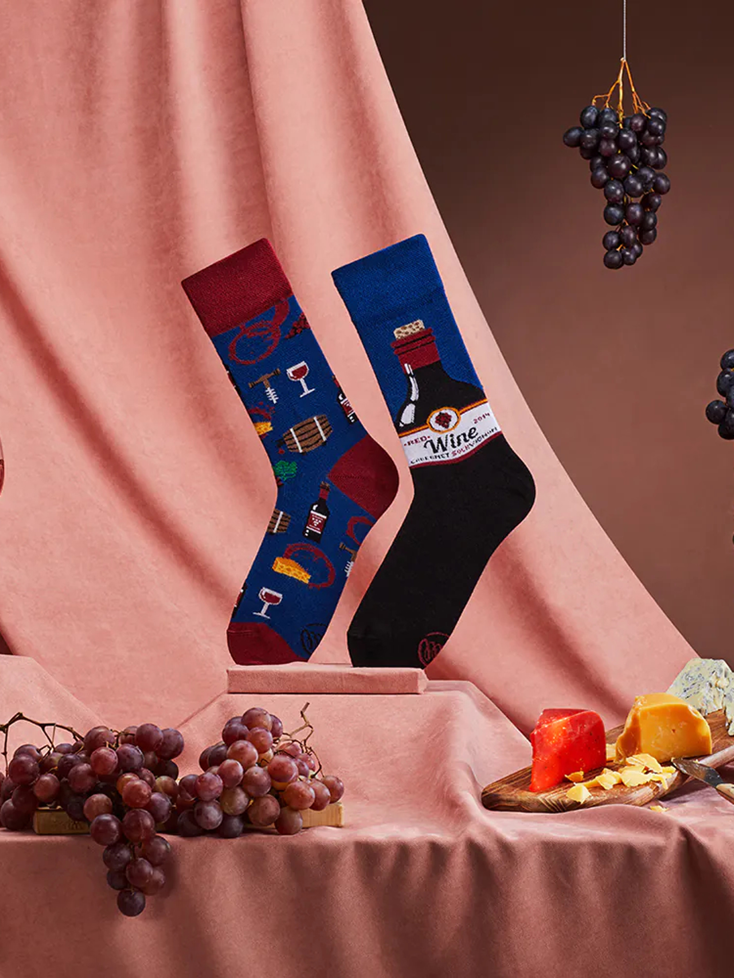 Many Mornings Cabernet Sockvignon Zokni (navy/maroon)