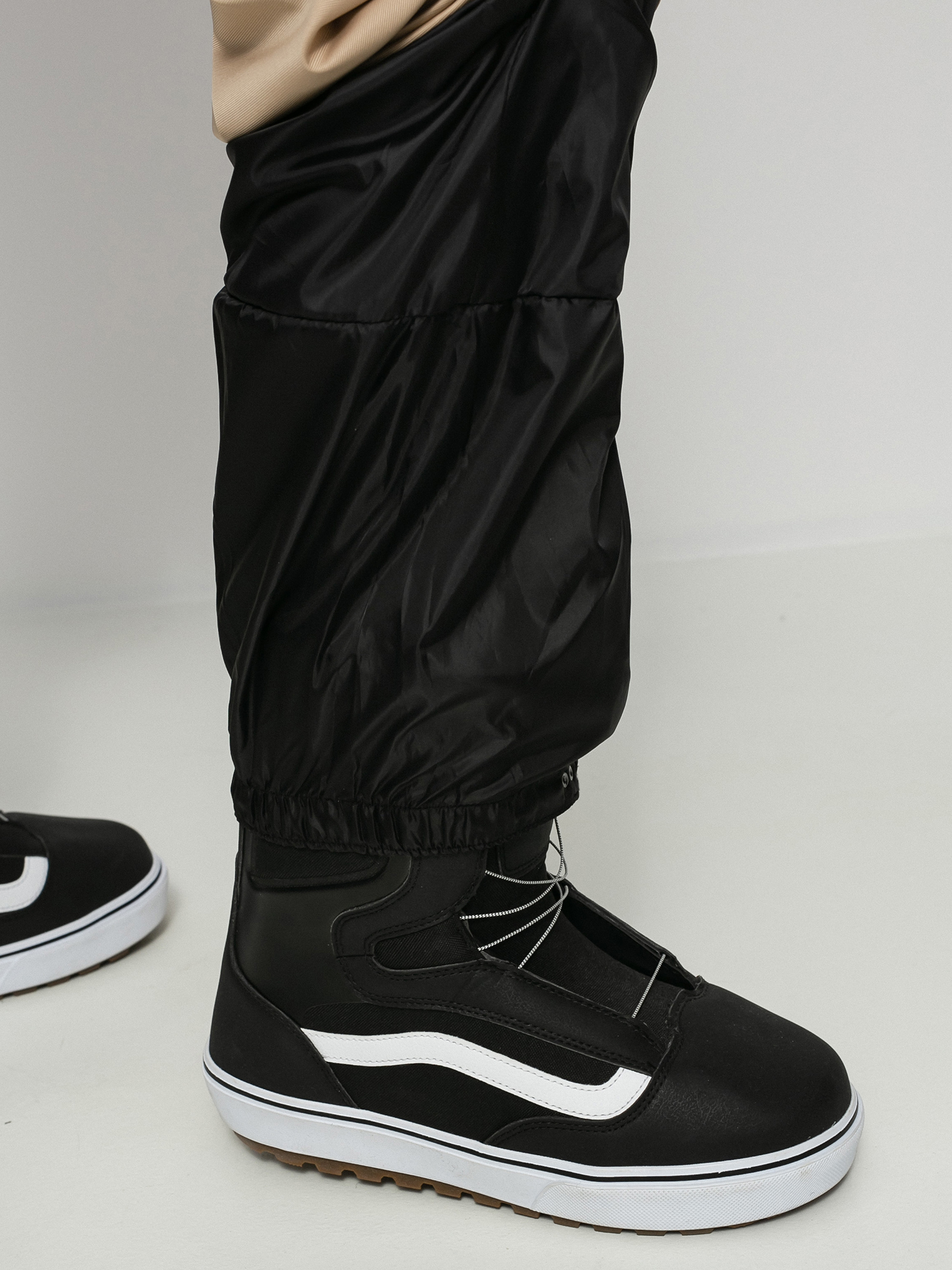 Férfi ThirtyTwo Basement Bib Snowboard nadrág (khaki)