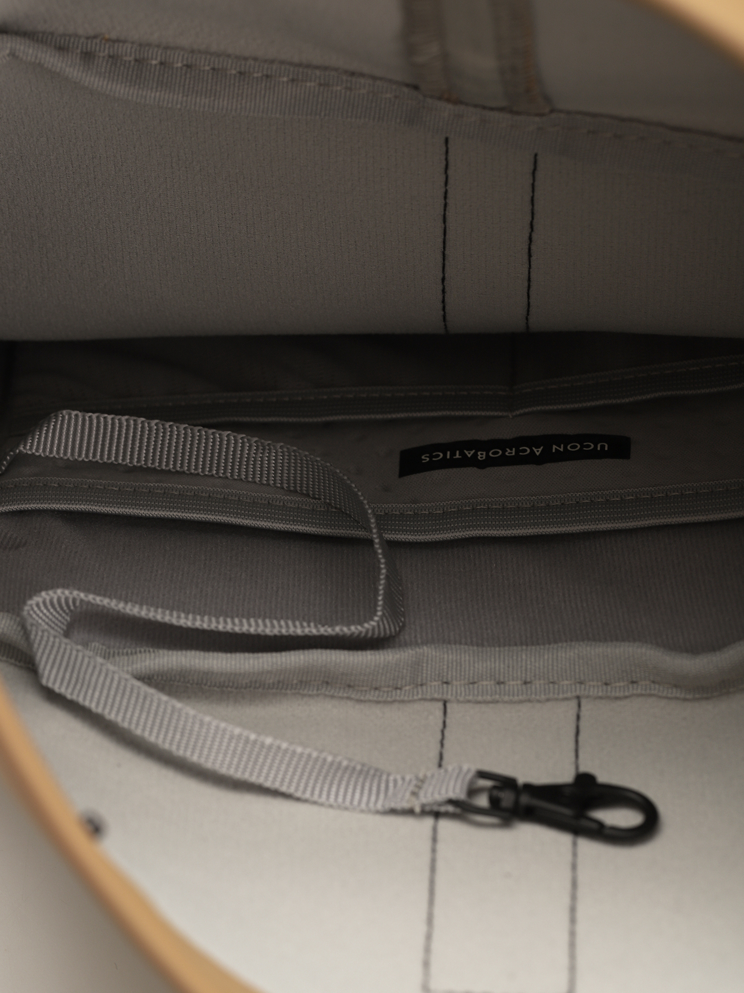 Ucon Acrobatics Hajo Mini Lotus Hátizsák (almond)