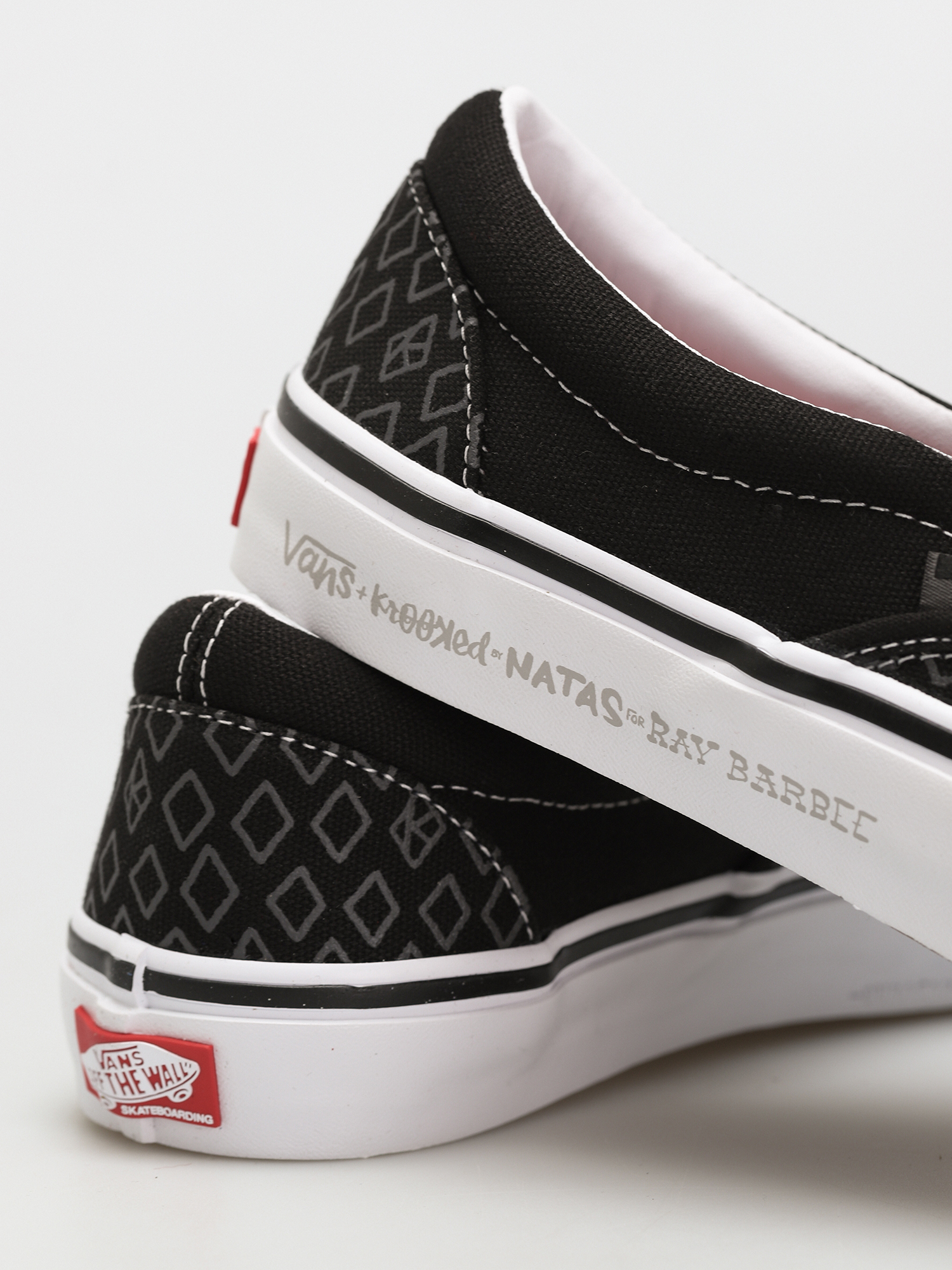 Vans X KROOKED Skate Slip On Cipők (by natas for ray/black)