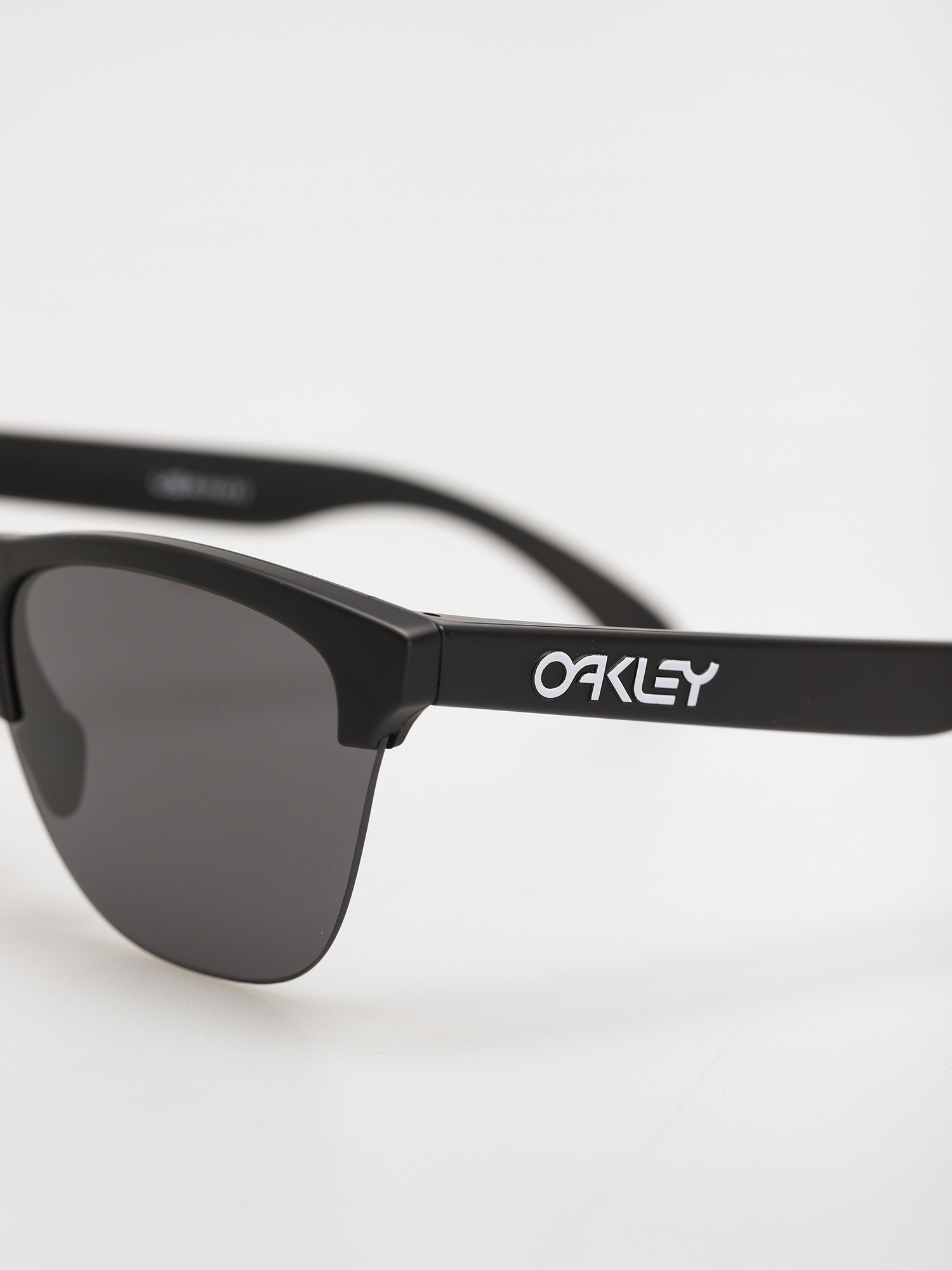 Oakley Frogskins Lite Napszemüvegek (matte black/prizm grey)