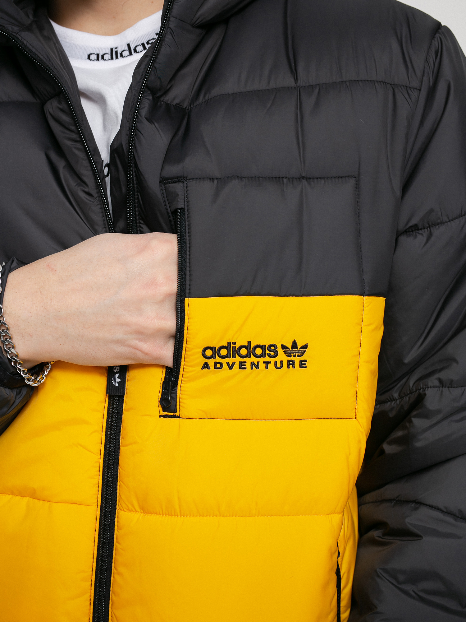 adidas Originals Puffer Dzseki (black/actgol)